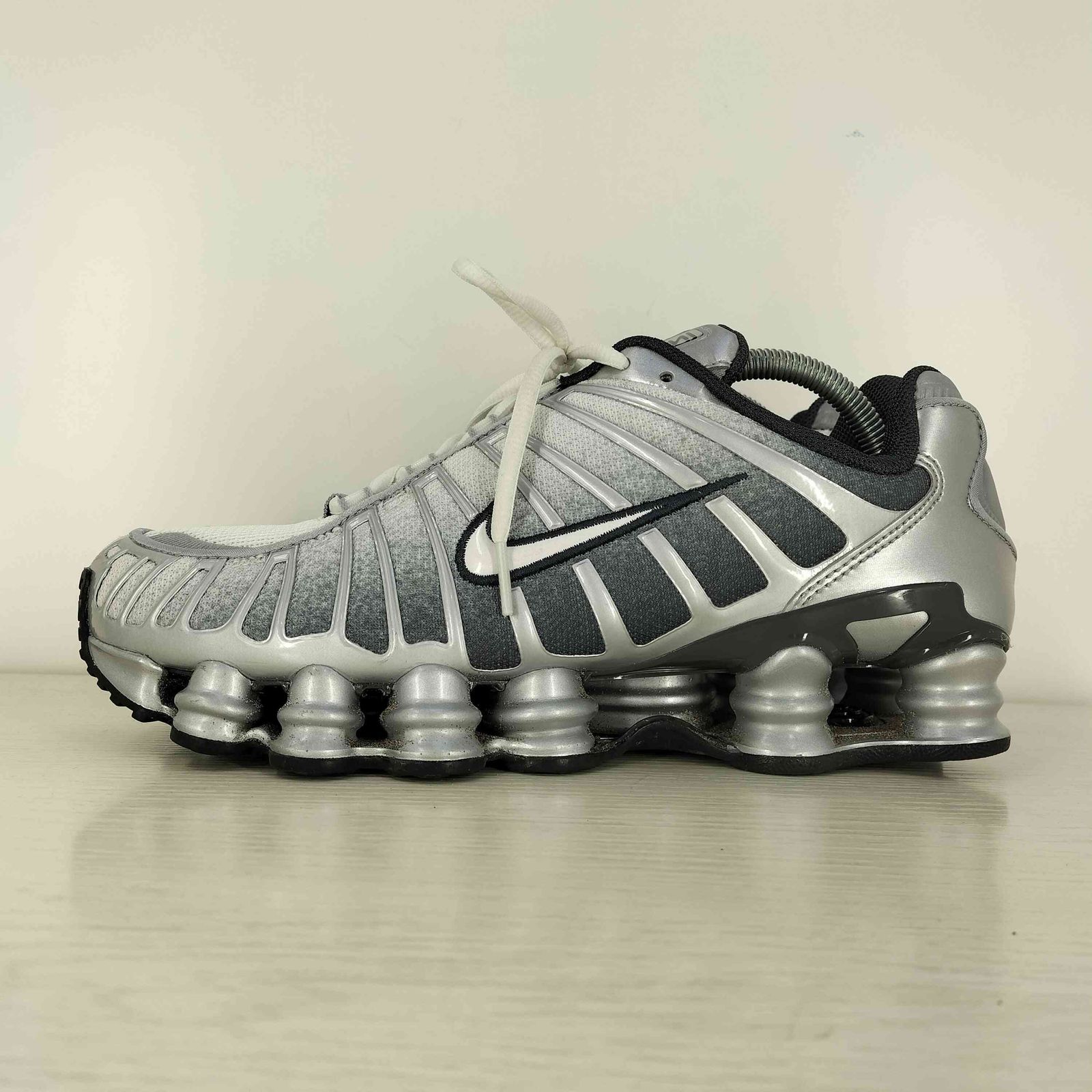 ナイキ NIKE SHOX TL PRINT METALLIC SILVER/SUMMIT WHITE-WOLF GREY