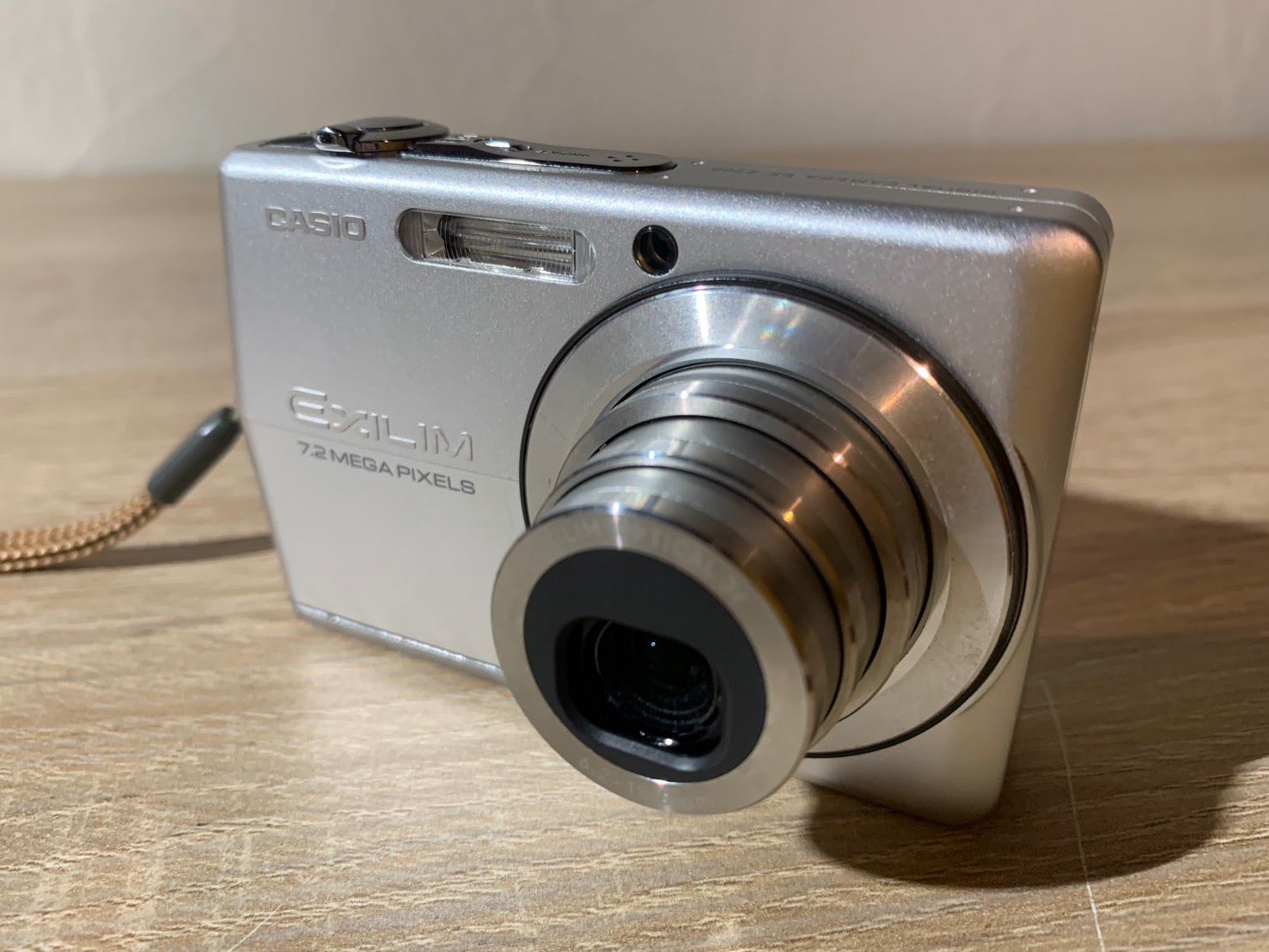 6821 Casio EXILIM EX-Z700 シルバー デジカメ 美品 - メルカリ
