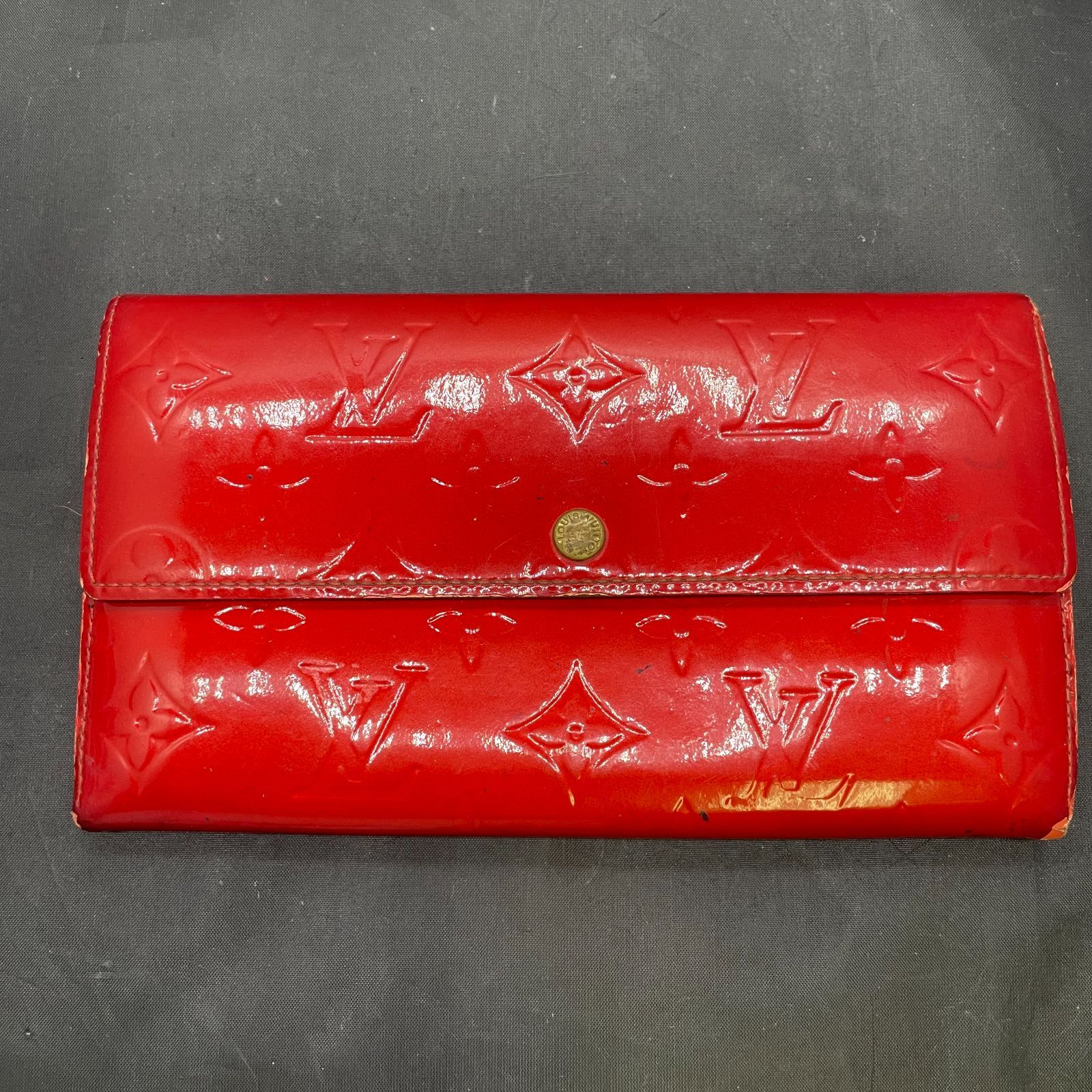 ルイヴィトン モノグラムヴェルニ ポルトフォイユサラ B25112932