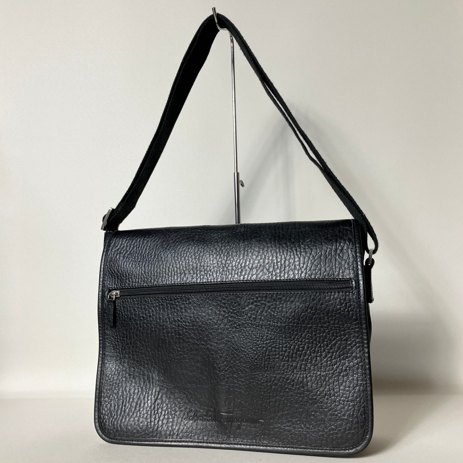 2511 112 サルヴァトーレフェラガモ ショルダーバッグ ブラック