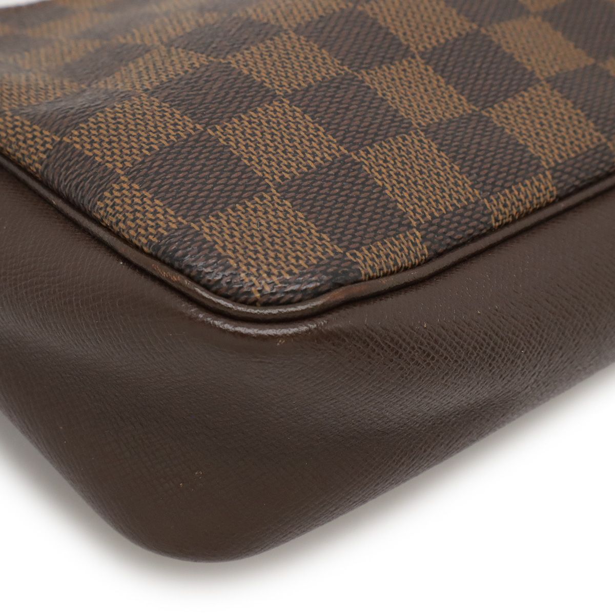 ルイヴィトン　ダミエ　化粧ポーチ LOUIS VUITTON ルイ ヴィトン ダミエ トゥルース メイクアップ