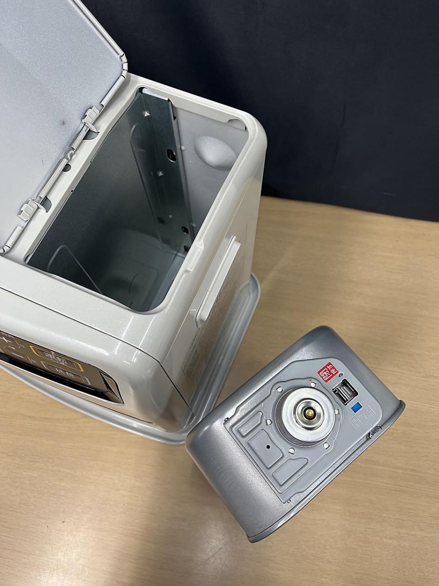 コロナ CORONA 石油ファンヒーター FH-VD3322Y ☆ - メルカリ