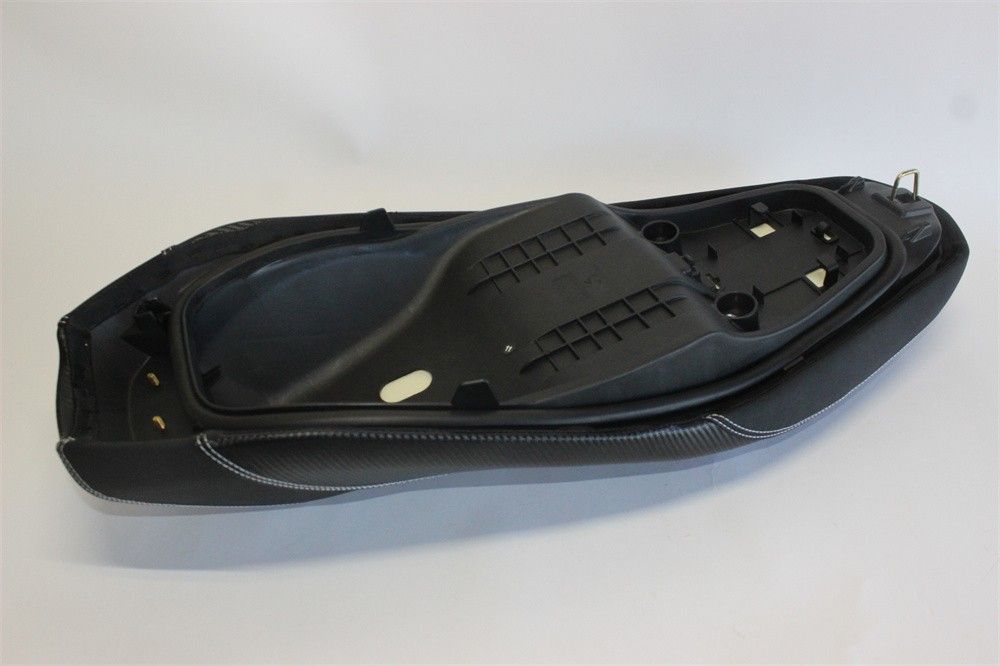 PCX 160 2025 以降 KF47 ローダウン スポーツカーボン シート Bタイプ