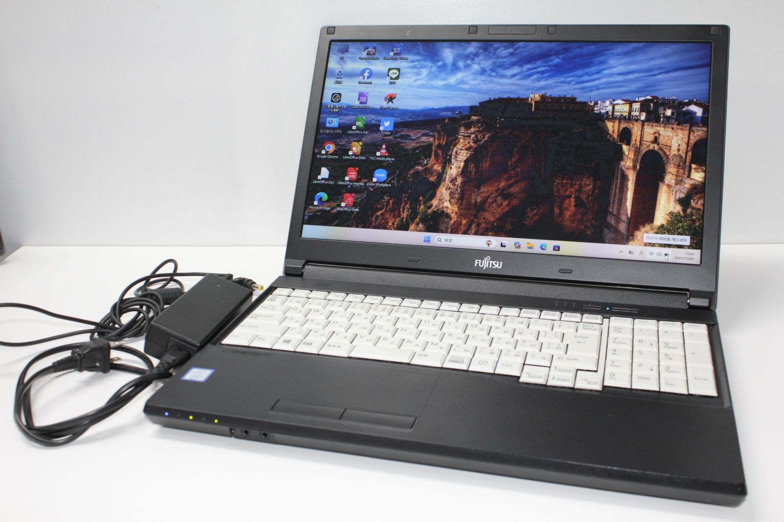 中古ノートPC】富士通〈LIFEBOOK A748/TX〉Intel Core i3/SSD256GB