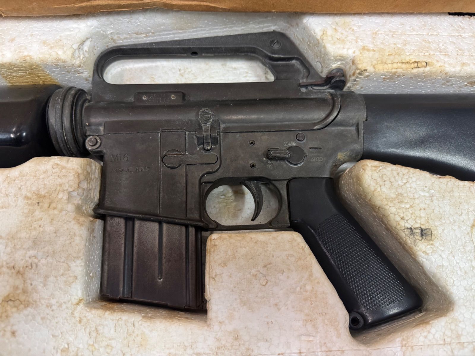 MGC M16 アサルトライフル　SMG ジャンク　モデルガン ジャンク品】MGC M-16 アサルトライフル モデルガン - メルカリ