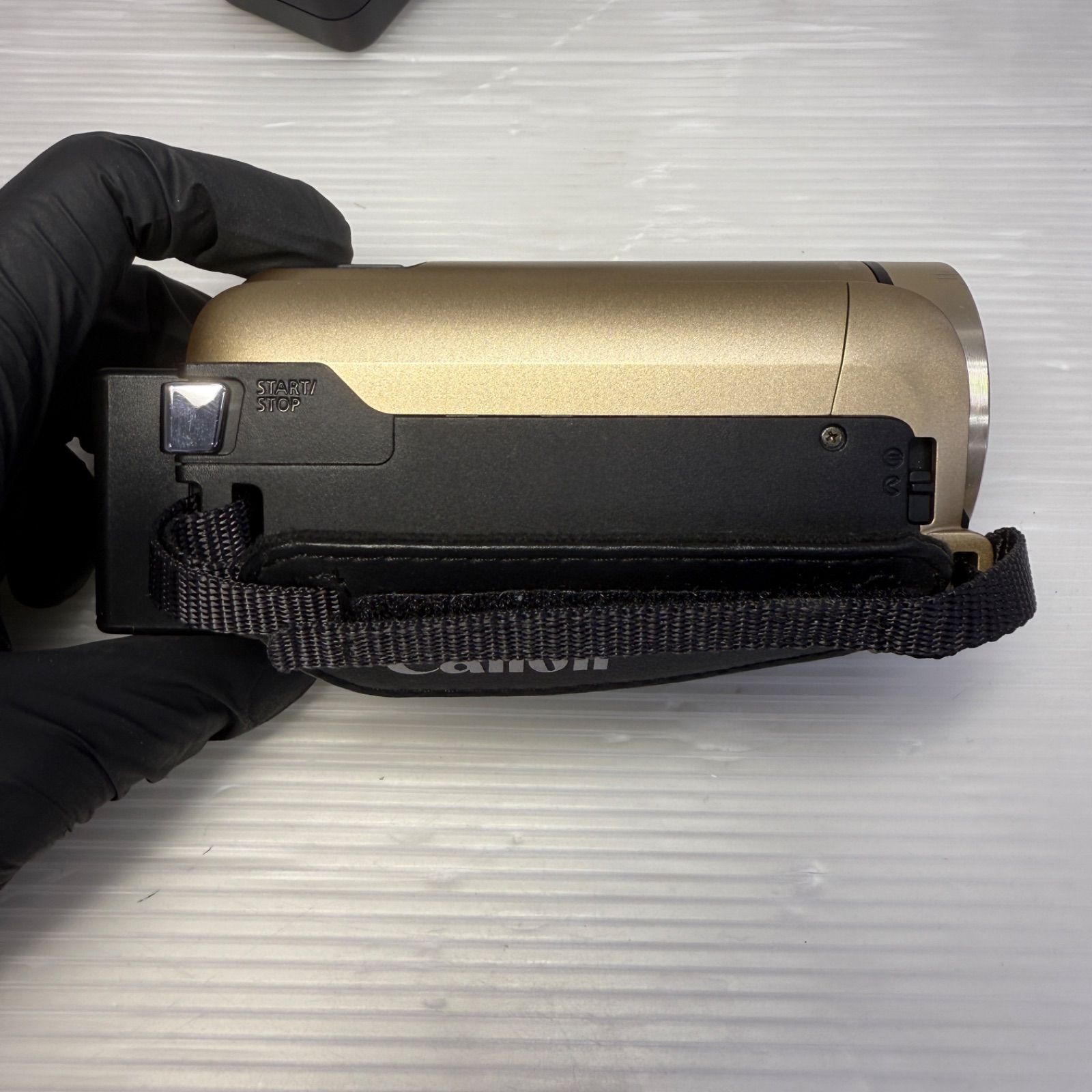 ☆Canon デジタルビデオカメラ☆ivis HF R62 キャノン - メルカリ