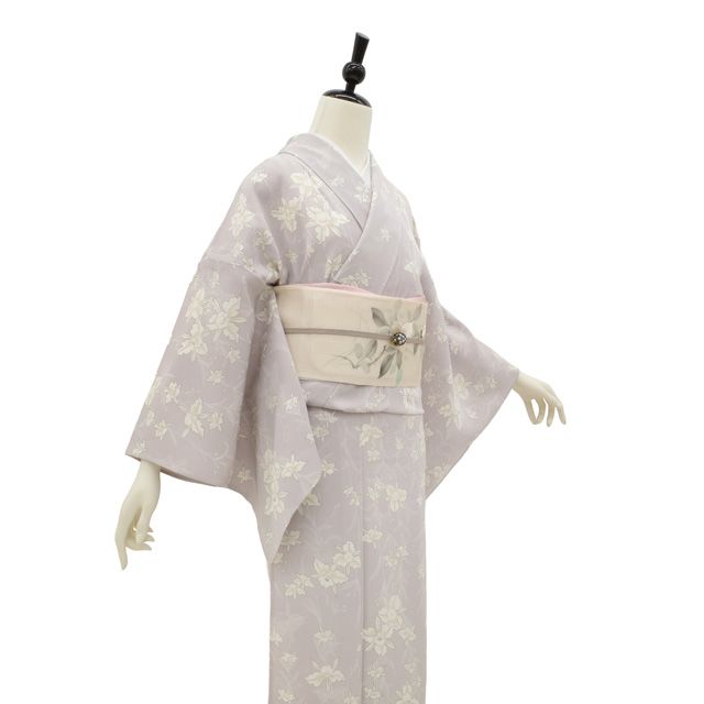 【未使用　しつけ糸付き】　色無地　袷　地紋華やか　華唐草　ラベンダー 新古品】 小紋 単衣 着物 未使用 正絹 手染め 薄紫地 ラベンダーカラー