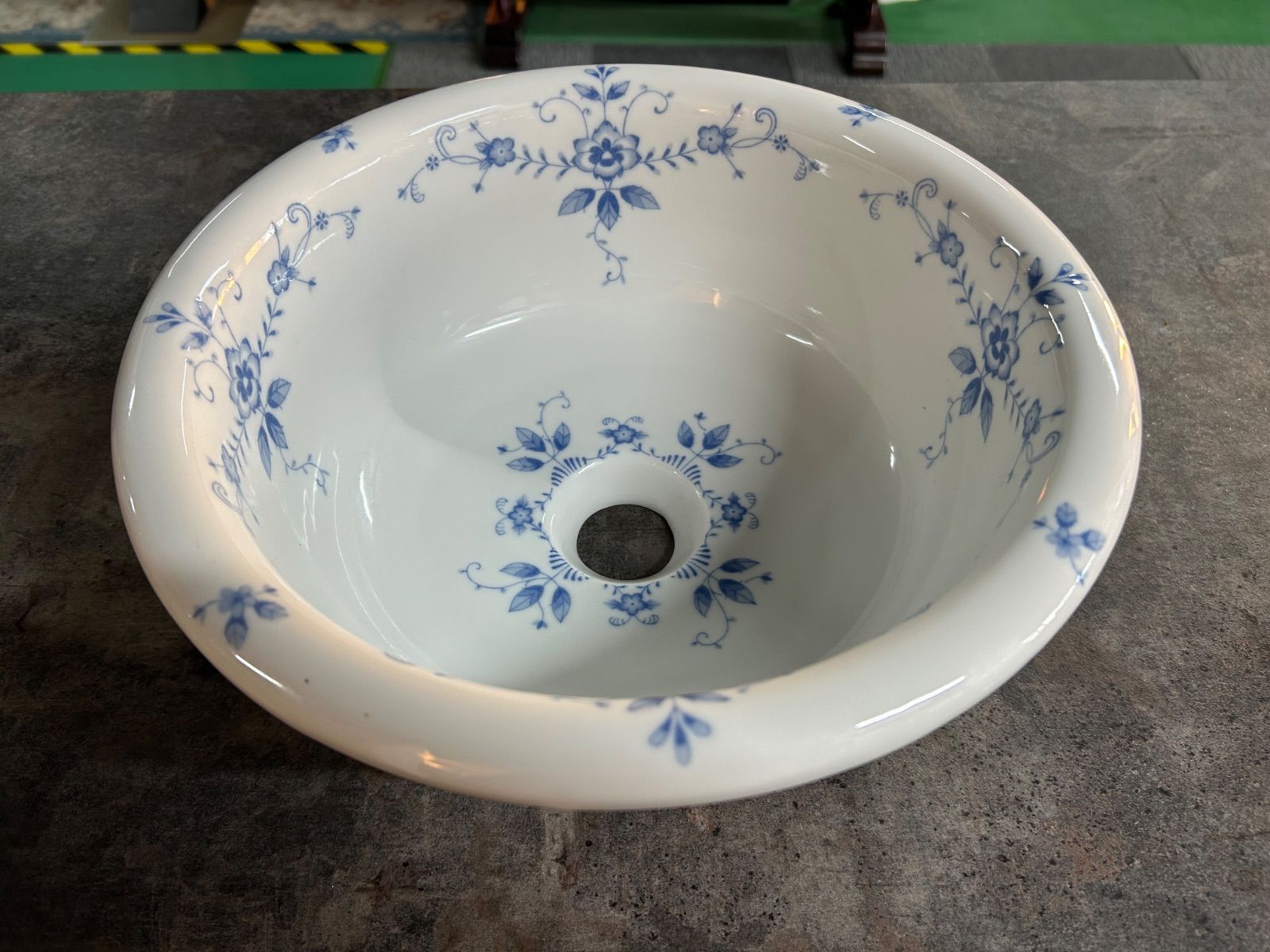 陶器製の洗面ボウル 洗面器 ブルーフローラル柄 essence ARCHI DESIGN WORKS