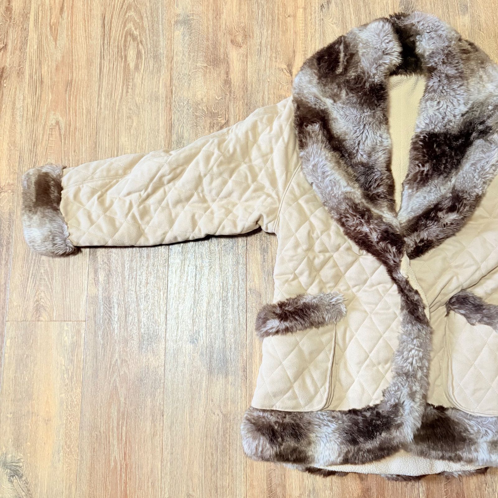 伊太利屋 ファー付きコート、ジャケット Lサイズ - メルカリ