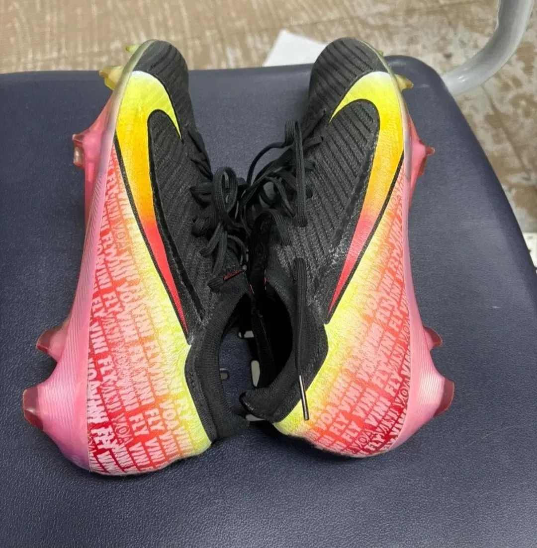 NIKE マーキュリアル ヴェイパー16 エリート FG ビニシウス 限定モデル