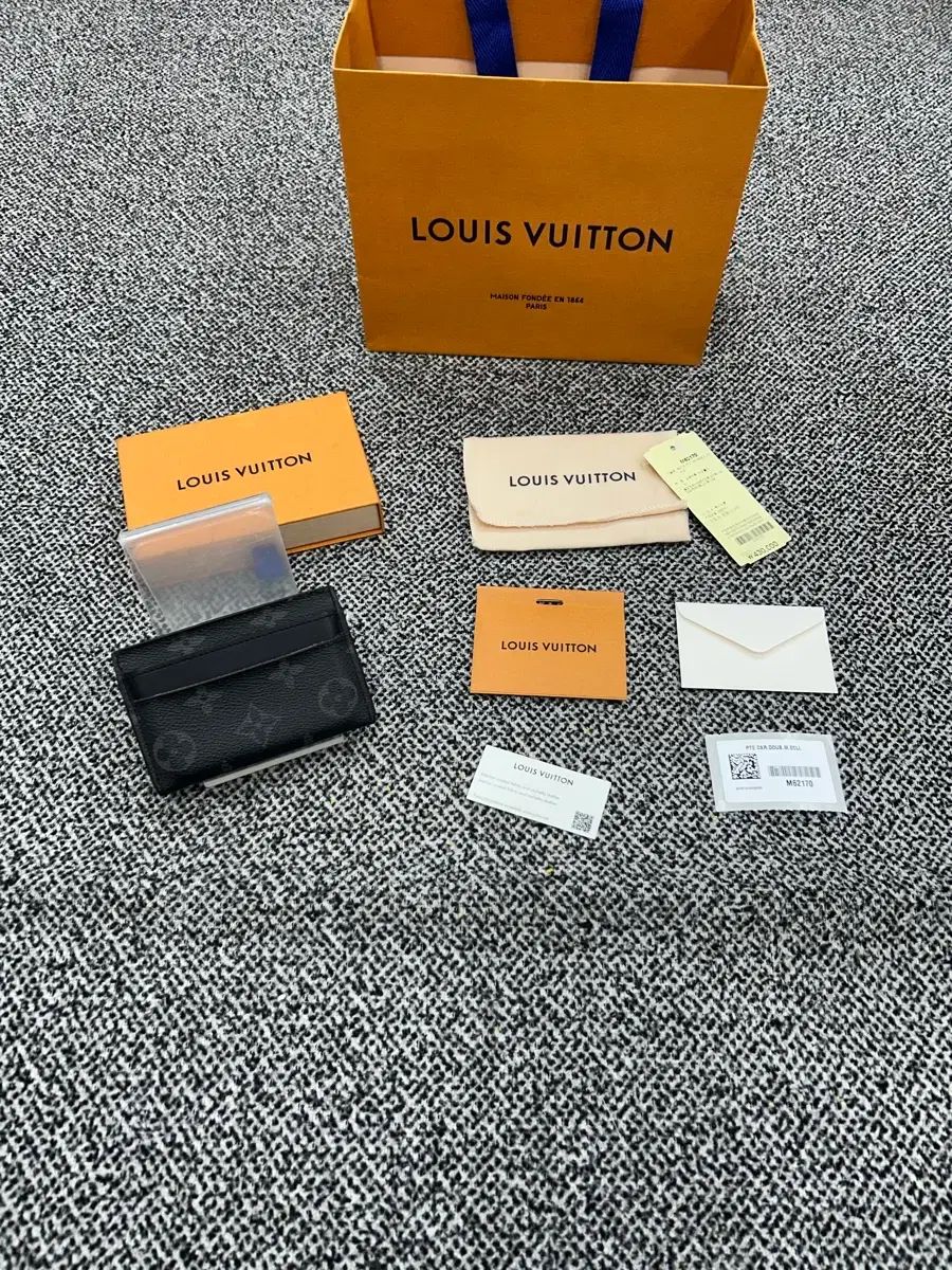 ルイヴィトン エクリプス カードウォレット ブラック