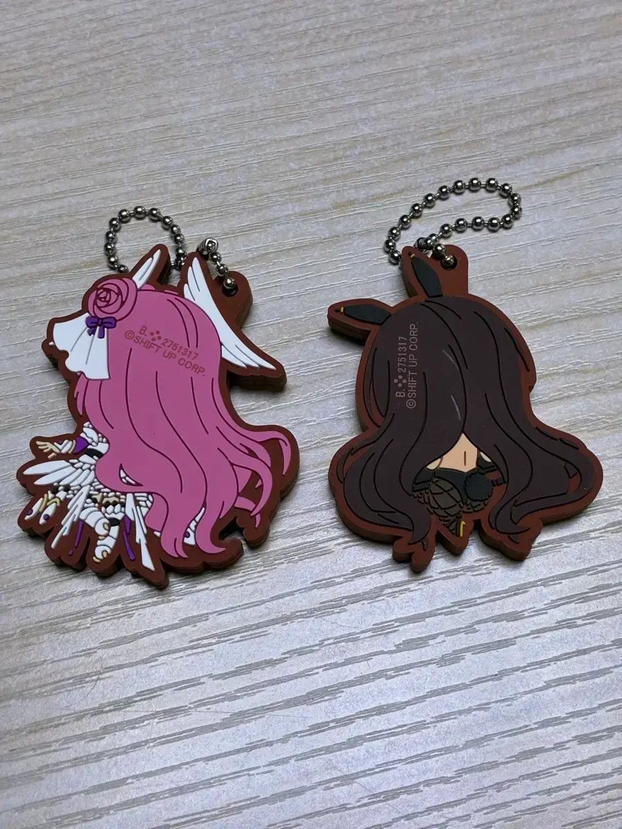 勝利の女神：NIKKE(ニケ) ゴー ラバー チャーム キーホルダー - メルカリ