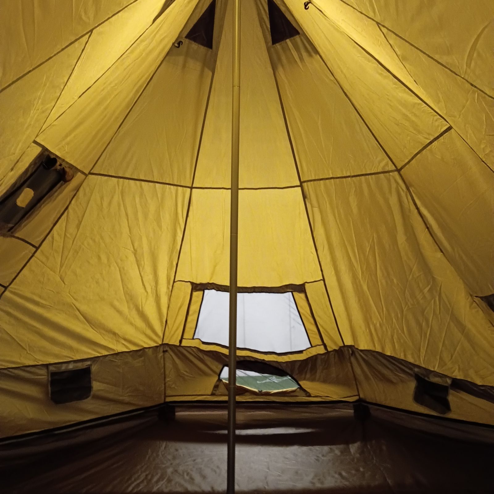 ◇Hill Stone(ヒルストーン) 煙突穴付き ワンポール ベル型テント