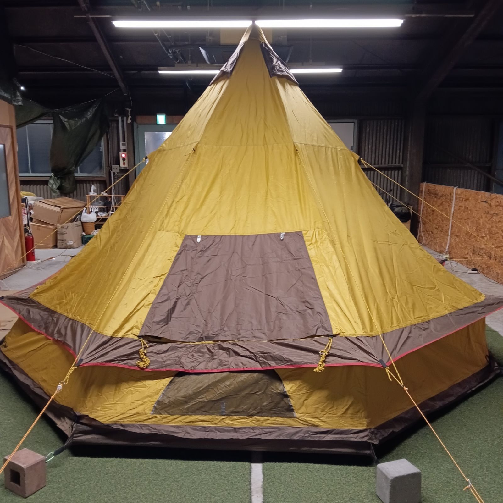 ◇Hill Stone(ヒルストーン) 煙突穴付き ワンポール ベル型テント