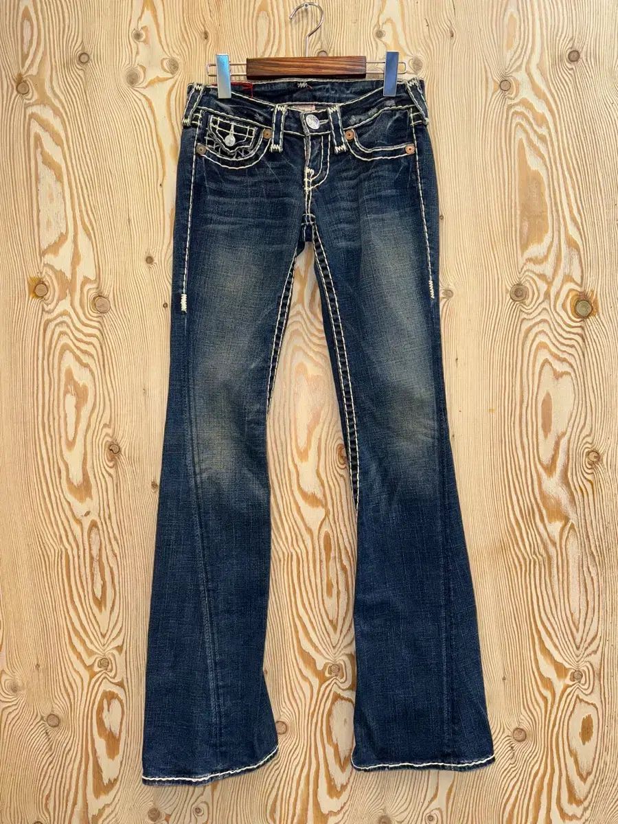 トゥルーレリジョン ジョイ SUPER T ブーツカット デニム パンツ