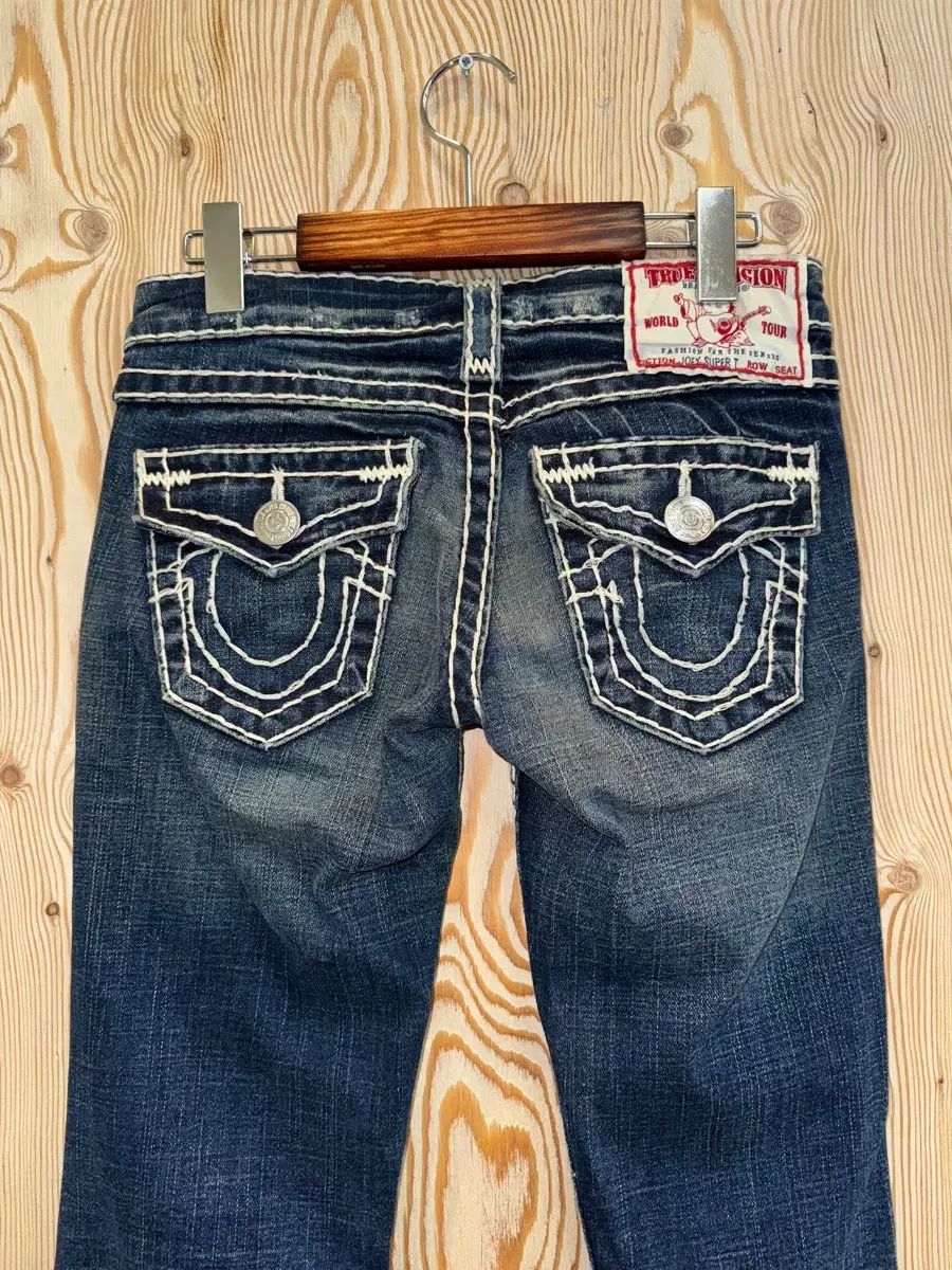 トゥルーレリジョン ジョイ SUPER T ブーツカット デニム パンツ