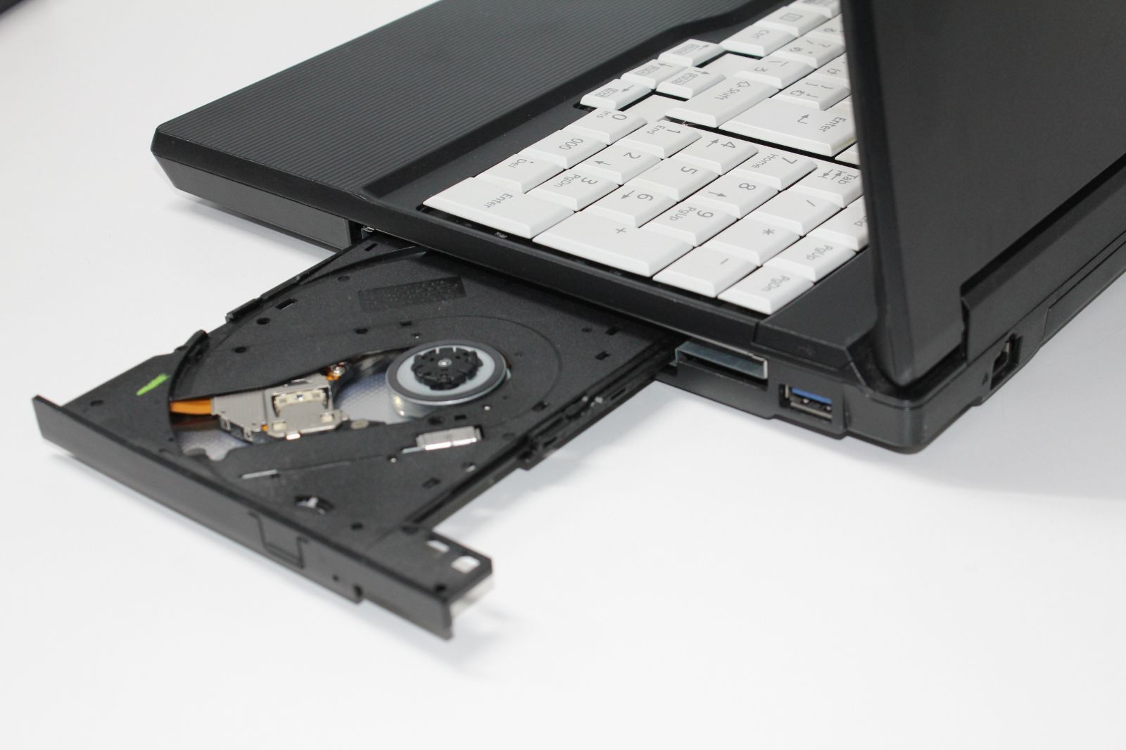 中古ノートPC】富士通〈LIFEBOOK A748/TX〉Intel Core i3/SSD256GB