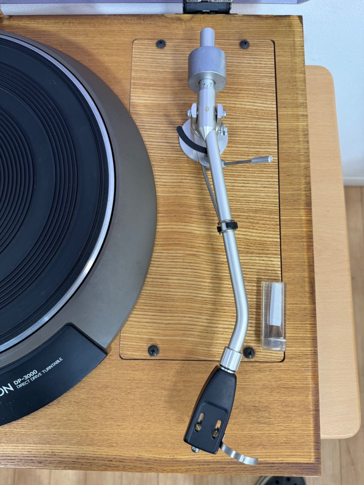 DP 3500のレコードプレーヤー