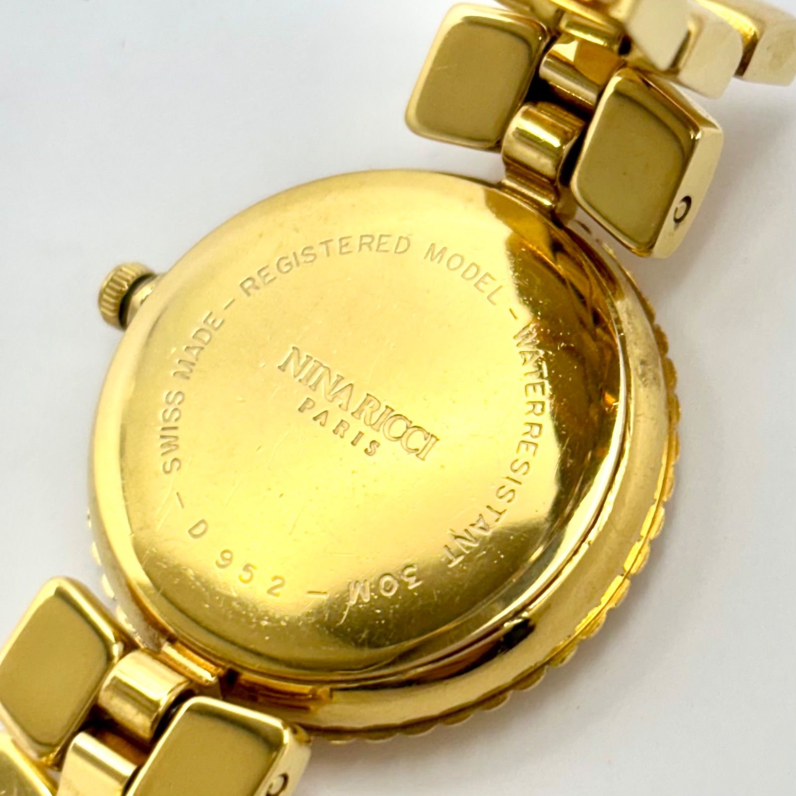 美品/新品電池】NINA RICCI ニナリッチ レディース 腕時計 ゴールド