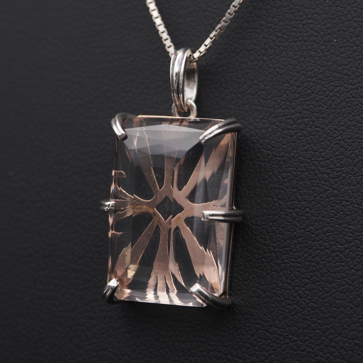 agete SV925 オパール ペンダントトップ アガットチャーム J614 アガット agete SILVER刻印 ペンダント トップ 水晶 デザイン