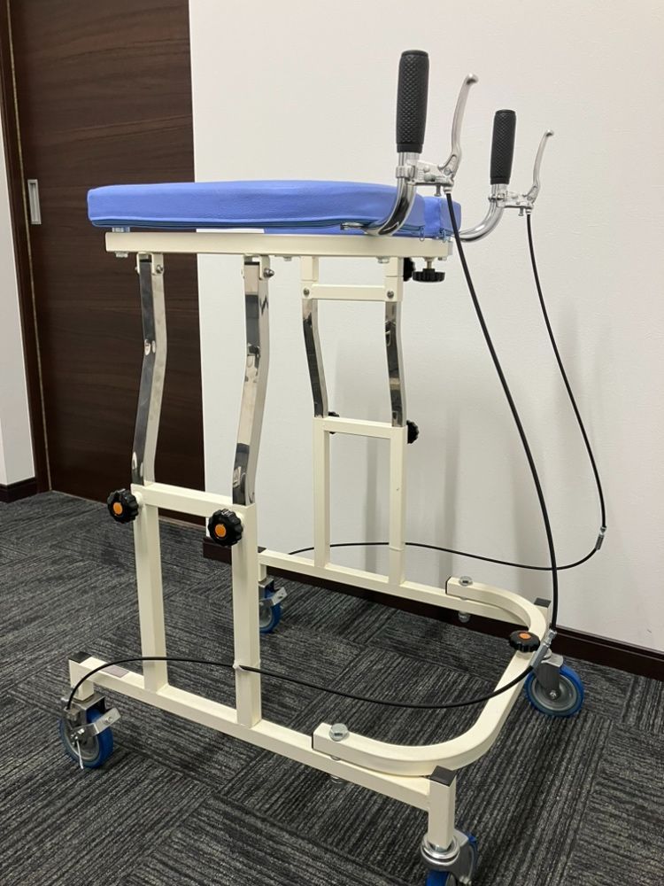 中古】アルコー12型ブレーキ付き 歩行補助器 - メルカリ