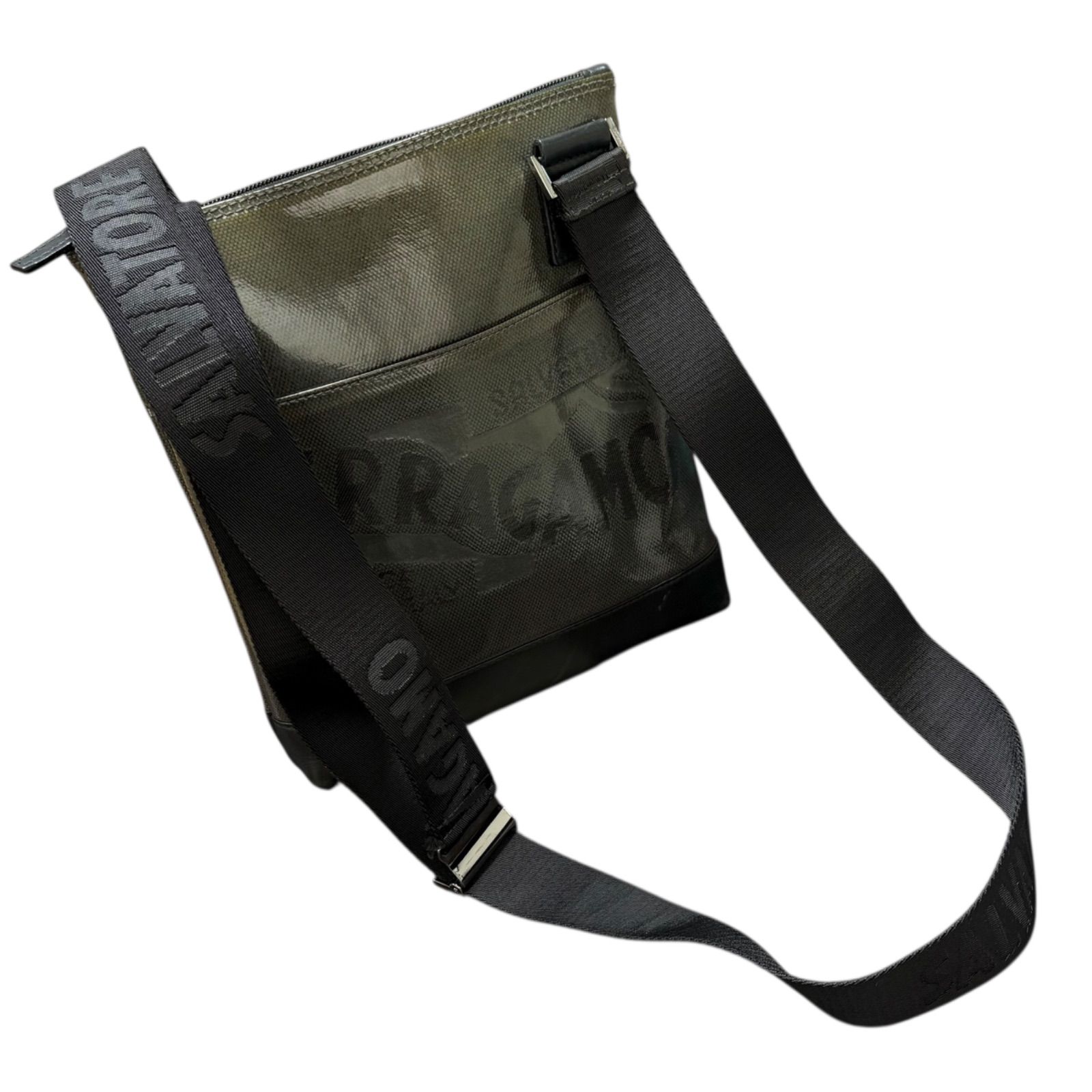 Salvatore Ferragamo サルヴァトーレフェラガモ ショルダーバッグ