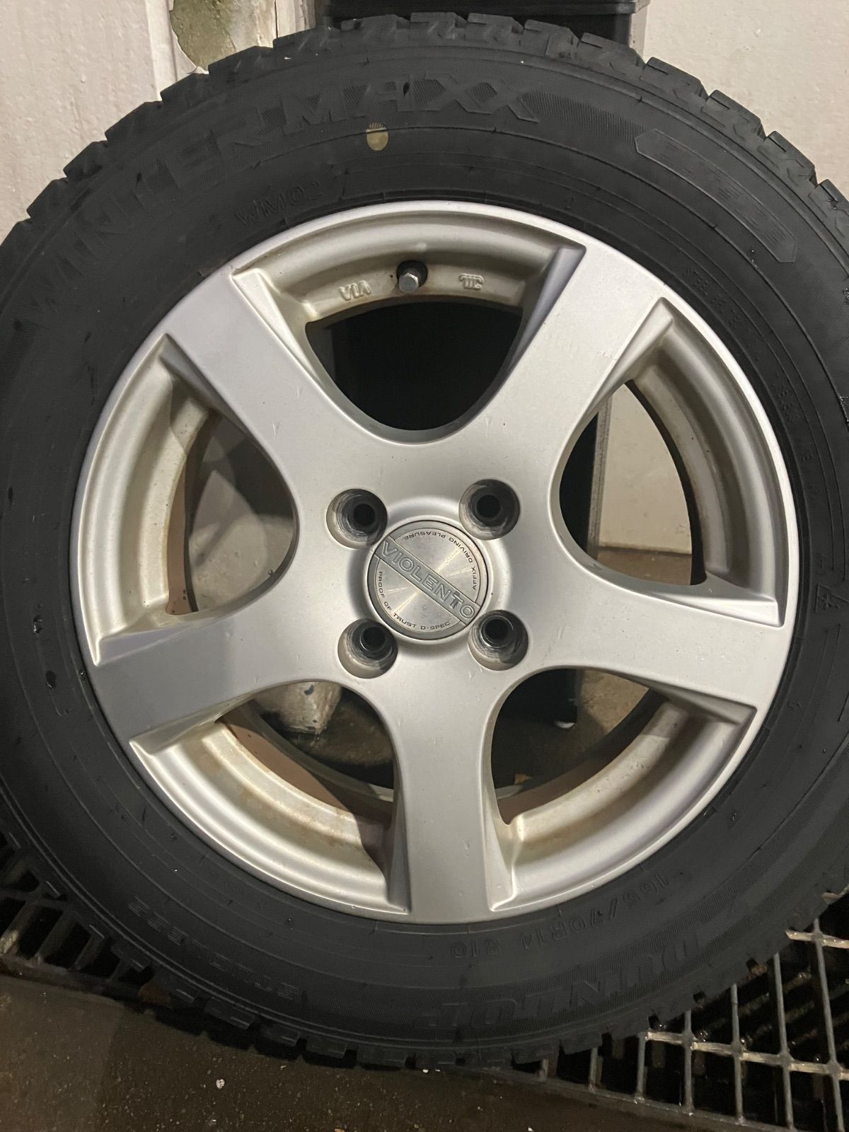 165 70 14 スタッドレス4本 ヴィッツなど