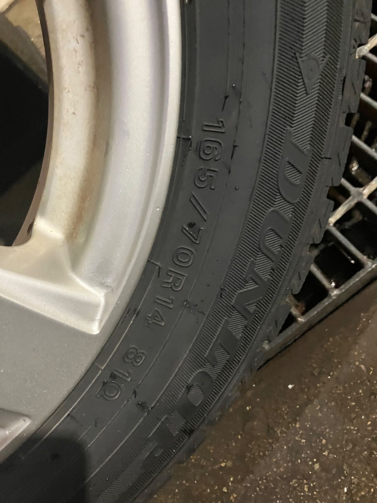 165 70 14 スタッドレス4本 ヴィッツなど