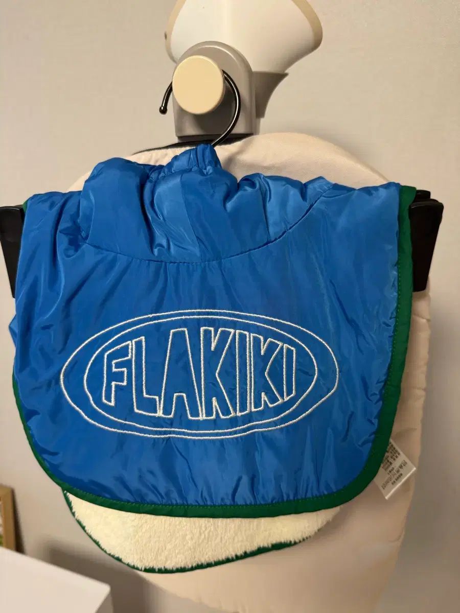 フララキ キーネックウォーマー Fサイズ