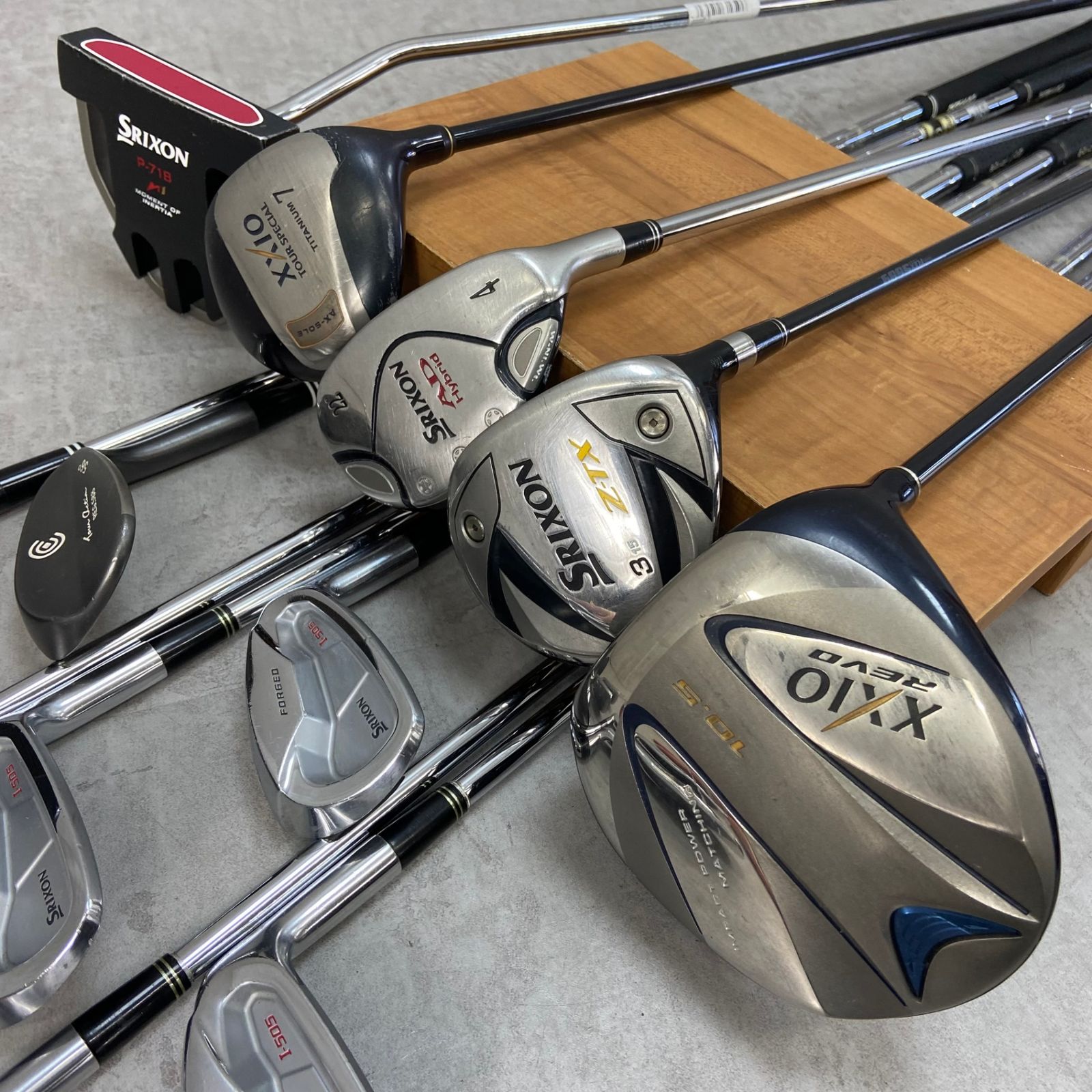 ゼクシオ スリクソン メンズゴルフ クラブセット 12本 右利き用 XXIO