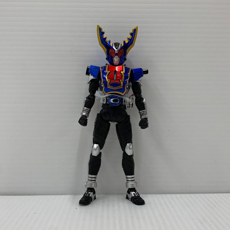 ジャンク品】 バンダイ S.H.Figuarts 真骨彫製法 仮面ライダーガタック