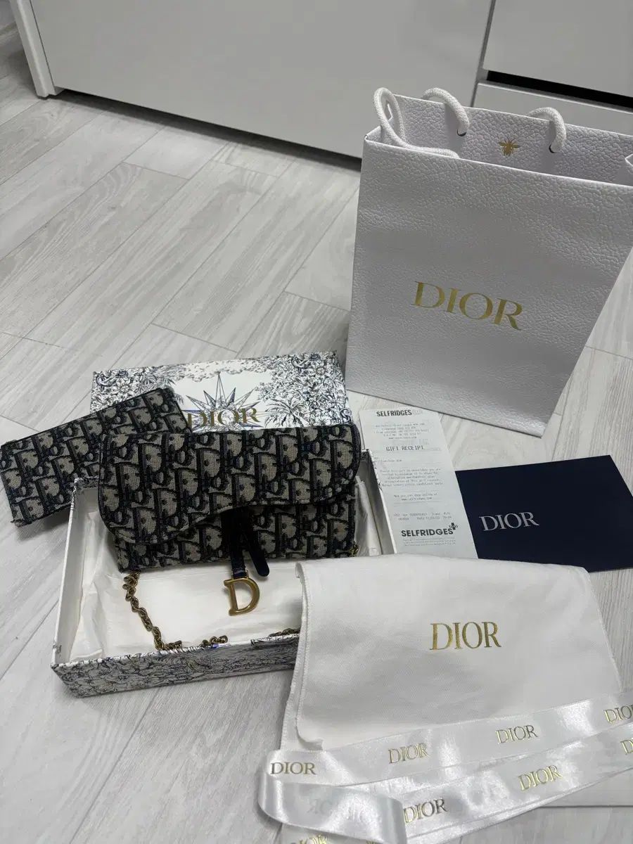 ディオール オブリーク サドル チェーン ウォレット クロスボディバッグ