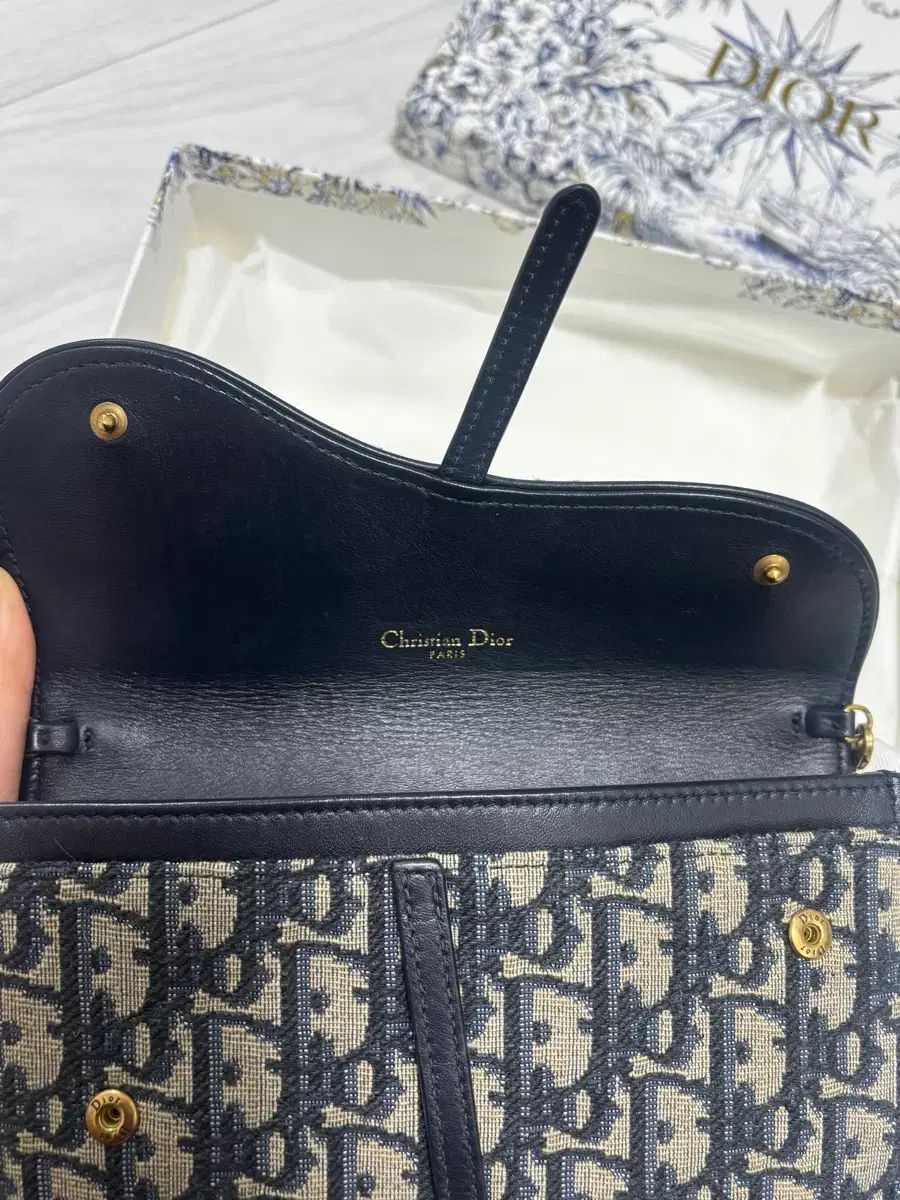 ディオール オブリーク サドル チェーン ウォレット クロスボディ