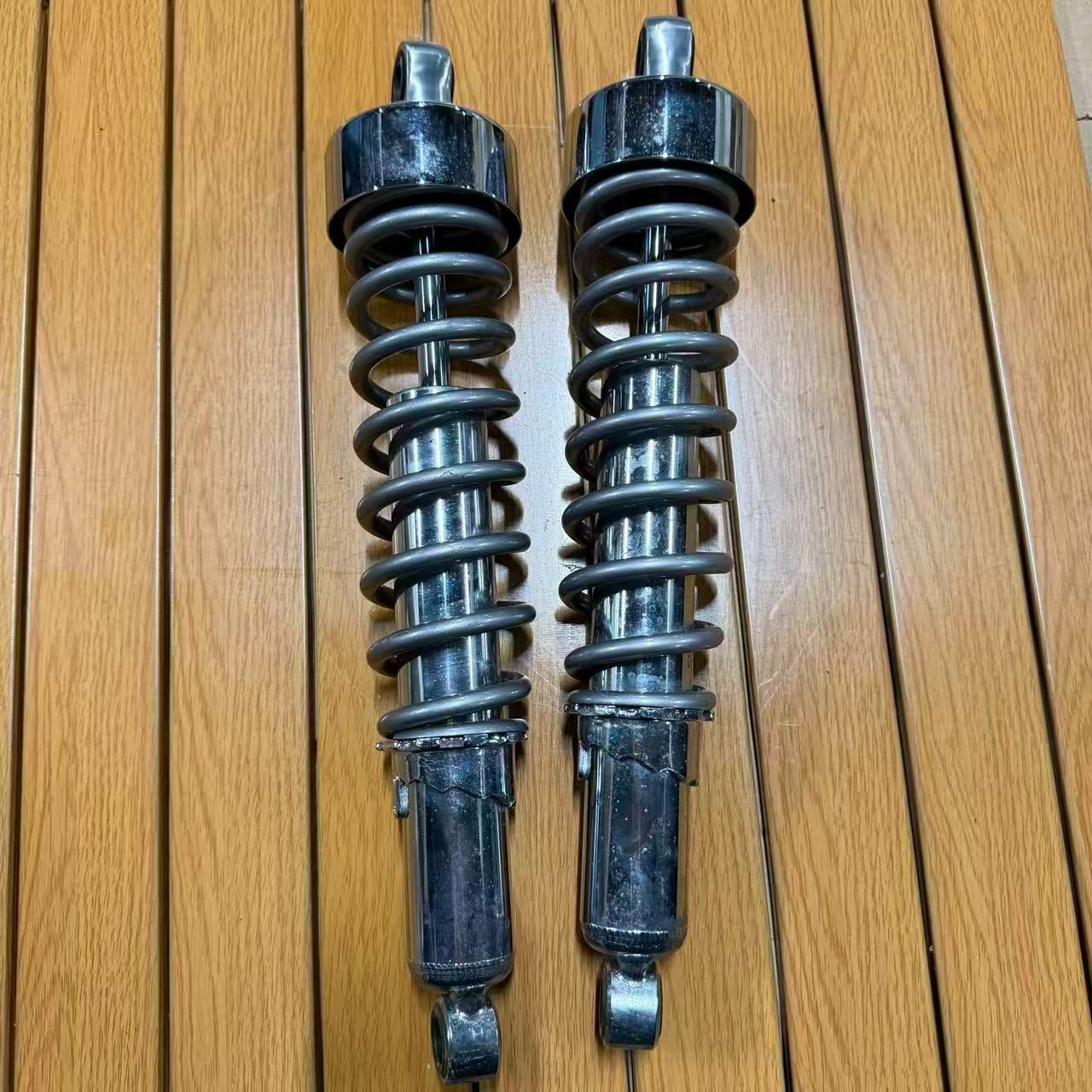 ☆中古・3営業日以内発送☆ホンダ CB1100 純正リアサスペンション