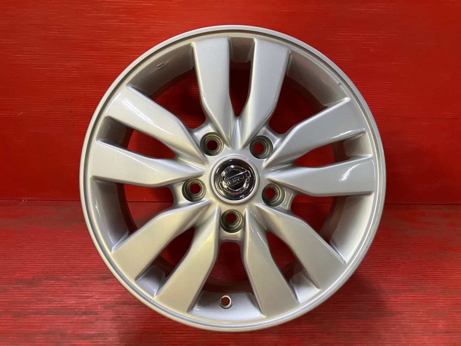 中古ホイール[15x5.5+45 114.3/5H 日産 C26セレナ純正] 4本SET - メルカリ