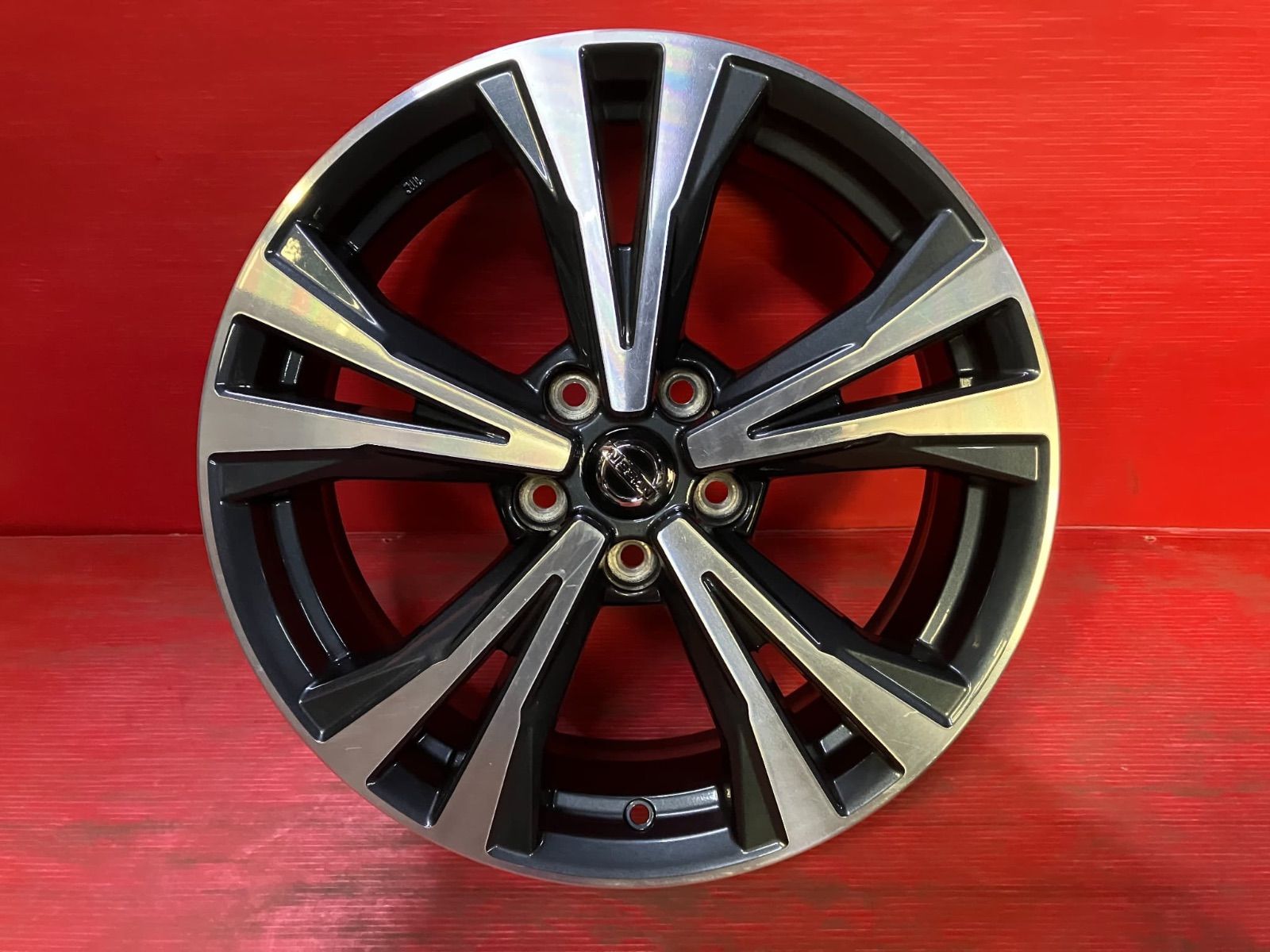 中古ホイール[18x7.0+45 114.3/5H 日産 T32エクストレイル純正] 4本SET