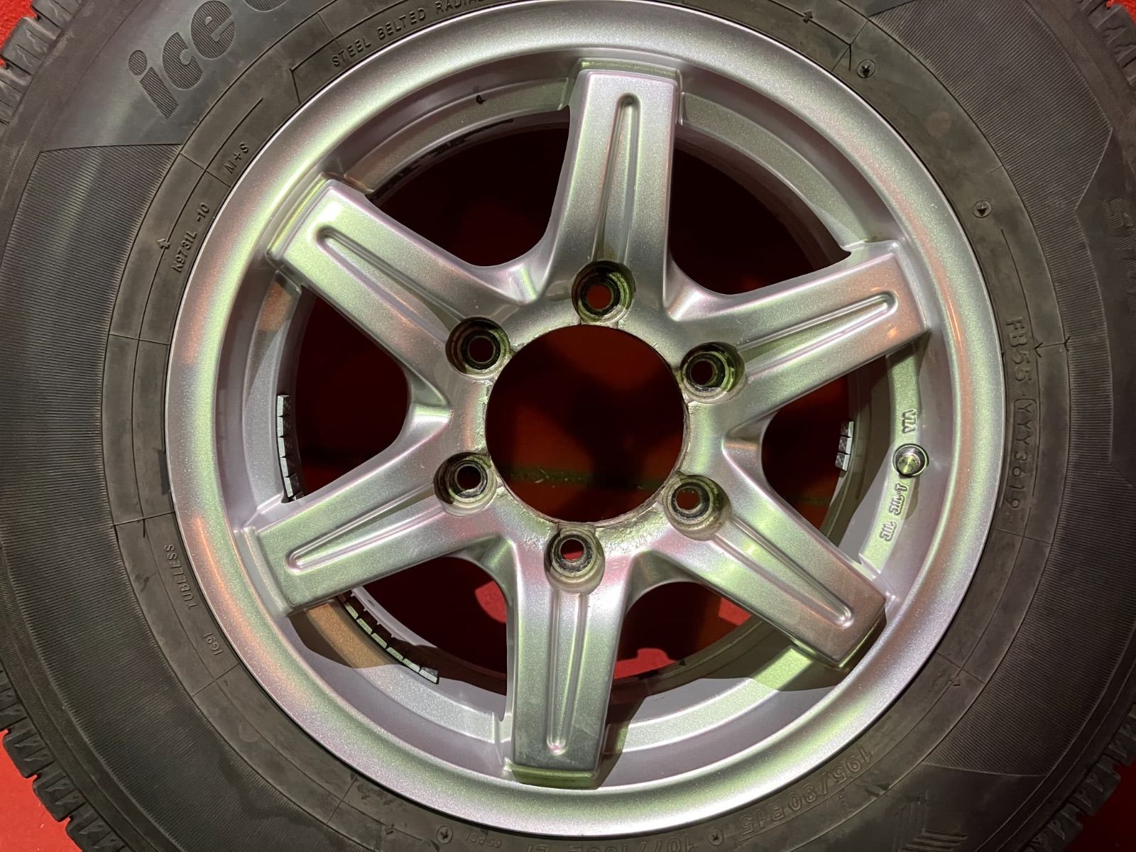  スタッドレスタイヤホイールセット 195 80 R 15 107 105 IG 91 x 6 0 35 139 7 H hub 108 mm 社外品 4本SET 15インチ タイヤ ホイールセット