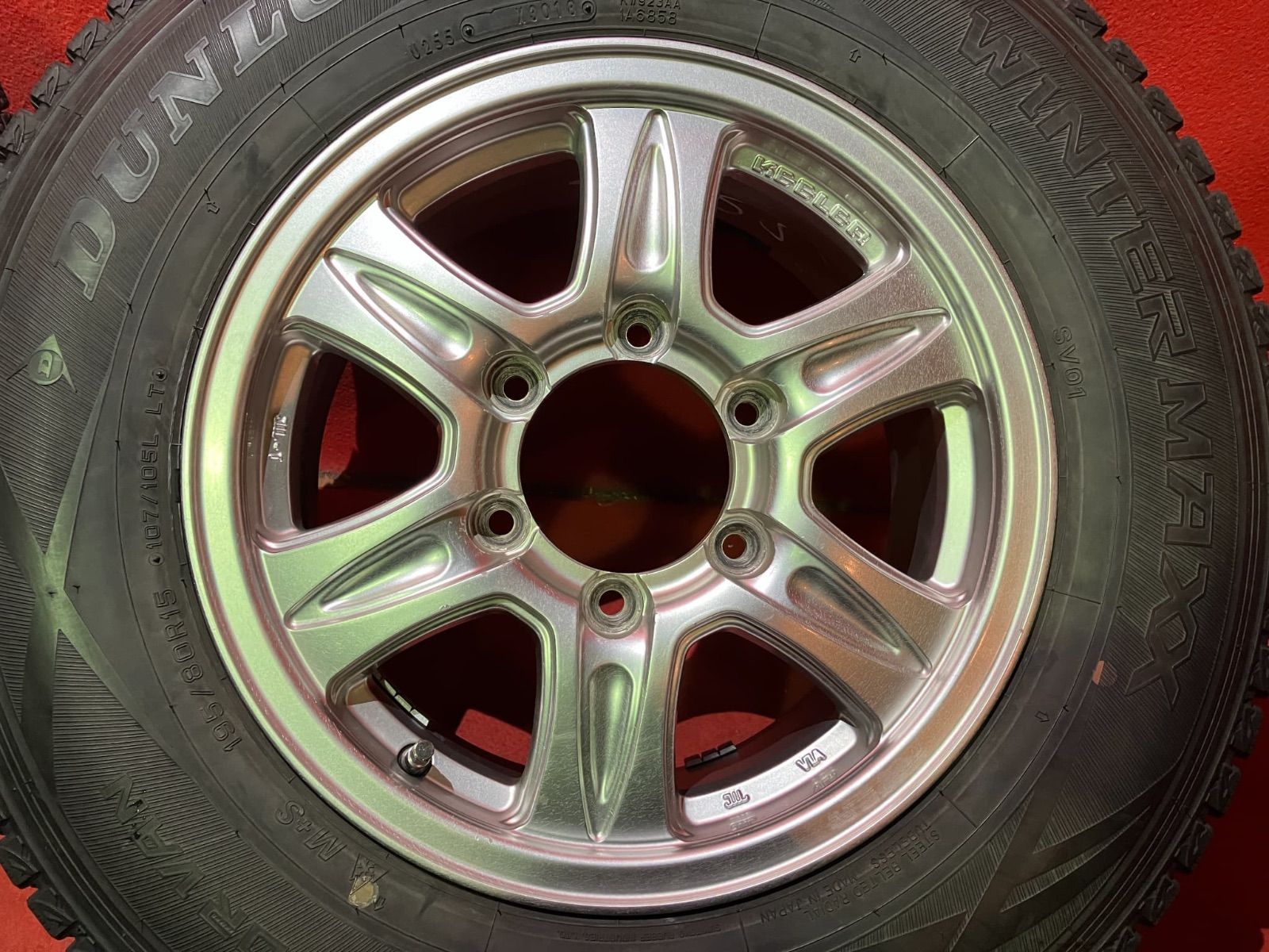 スタッドレスタイヤホイールセット 195 80 R 15 107 105 DUNLOP SV 01 x 6 5 44 139 7 H hub mm 社外 KEELER 4本SET