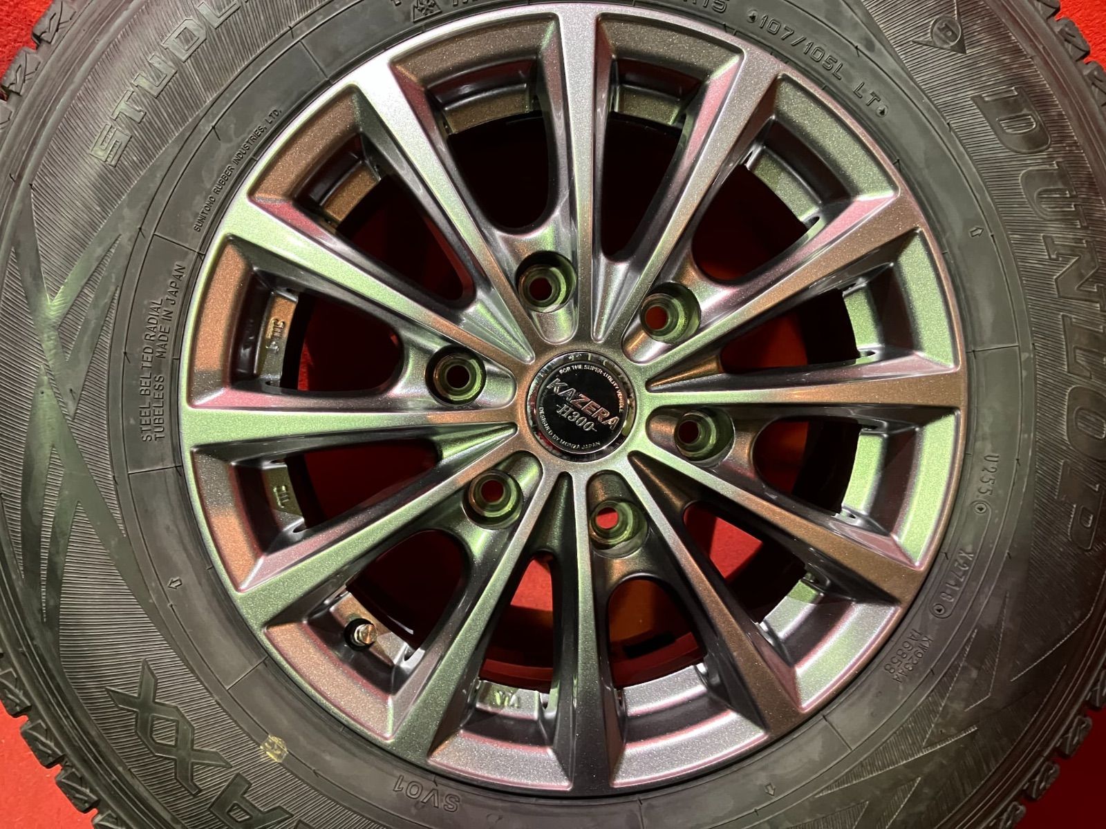スタッドレスタイヤホイールセット 195 80 R 15 107 105 DUNLOP SV 01 x 6 0 33 139 7 H hub mm 社外 KAZERA 300 4本SET