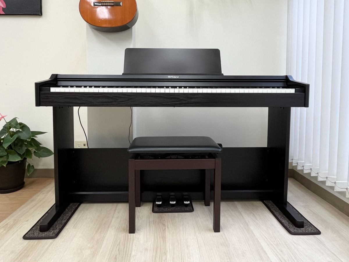 メンテナンス＆クリーニング済み ローランド OBRP 107 DR ダークローズウッド 製 電子ピアノ 88鍵盤 千葉 東京 神奈川 埼玉 愛知 電 の配送設置込