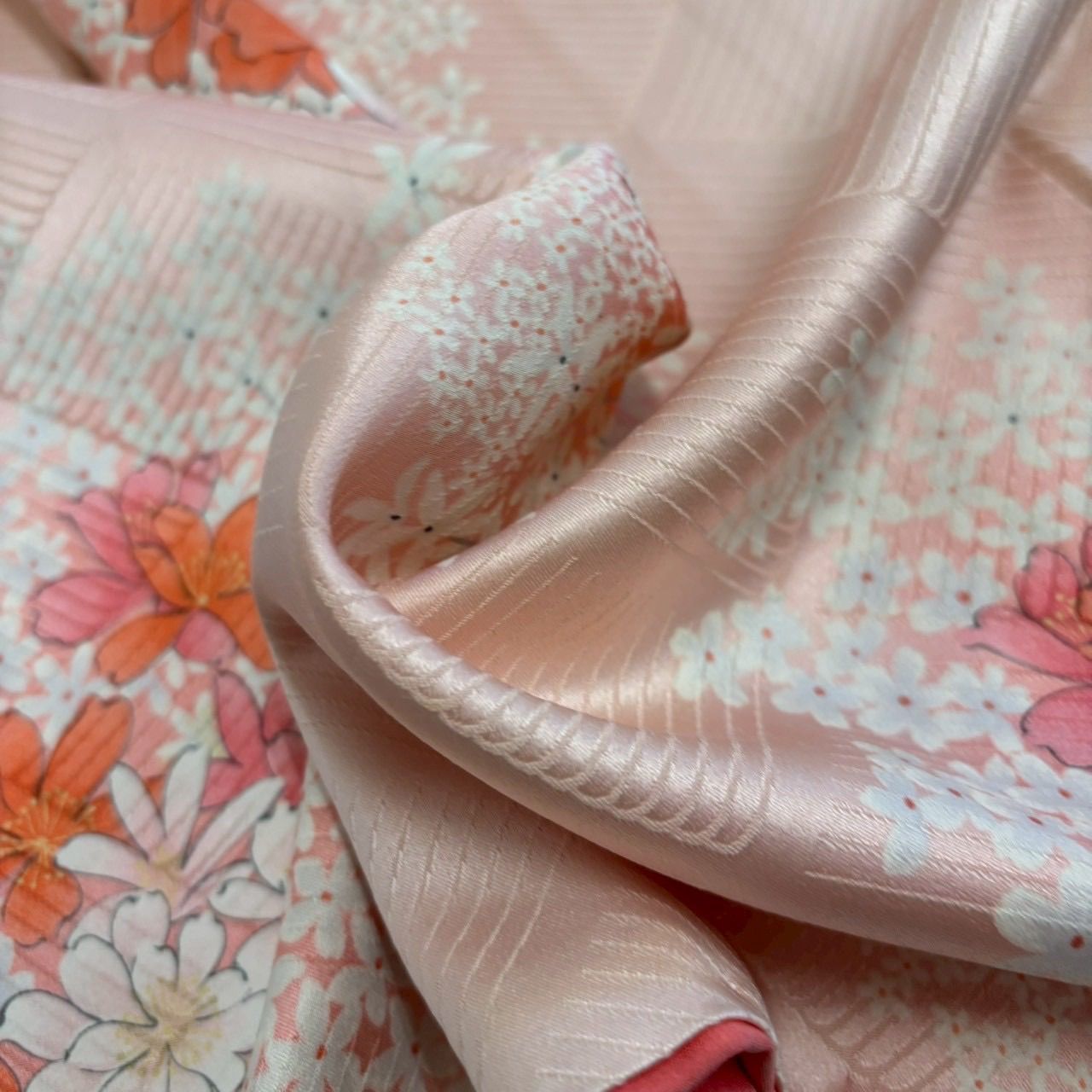 小紋 飛び柄 裄65.5 花柄の染め 正絹 着物 MK-1950 - メルカリ