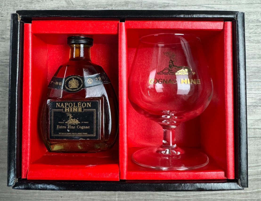 HINE V.S.O.P コニャック グラス付き HINE Cognac VSOP コニャック ナポレオン グラス付 お酒 古酒 - メルカリ