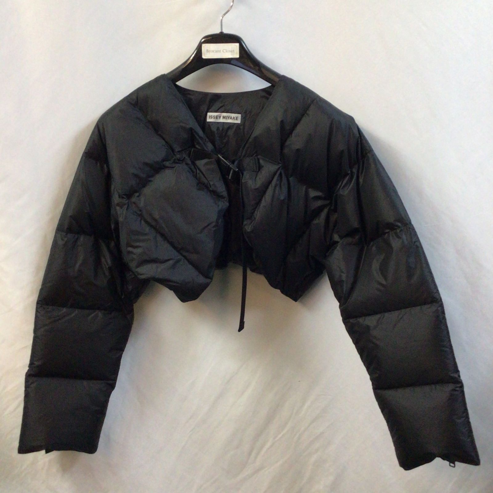 ISSEY MIYAKE イッセイ ミヤケ ブラック ショート ダウン トップス