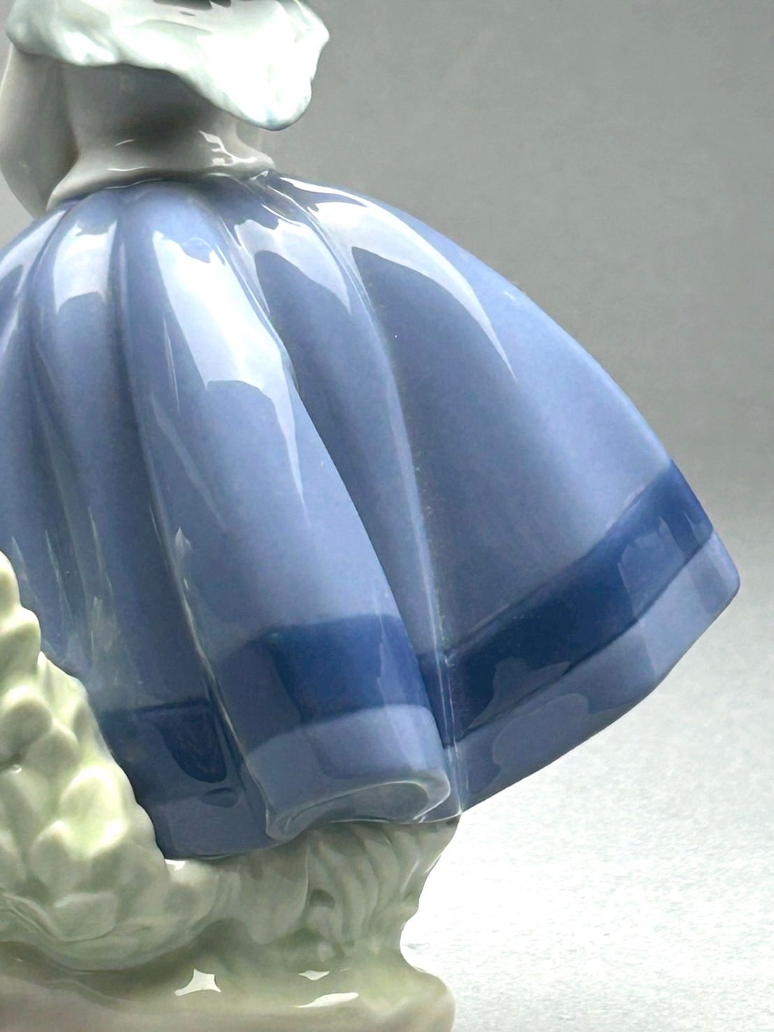 幽玄】LLADRO リヤドロ「きれいな花ばかり」フィギュリン 犬 陶器人形