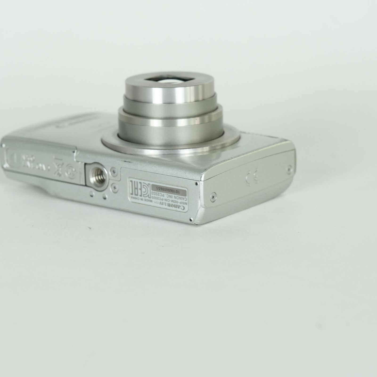 シルバー コンパクトデジタルカメラ
