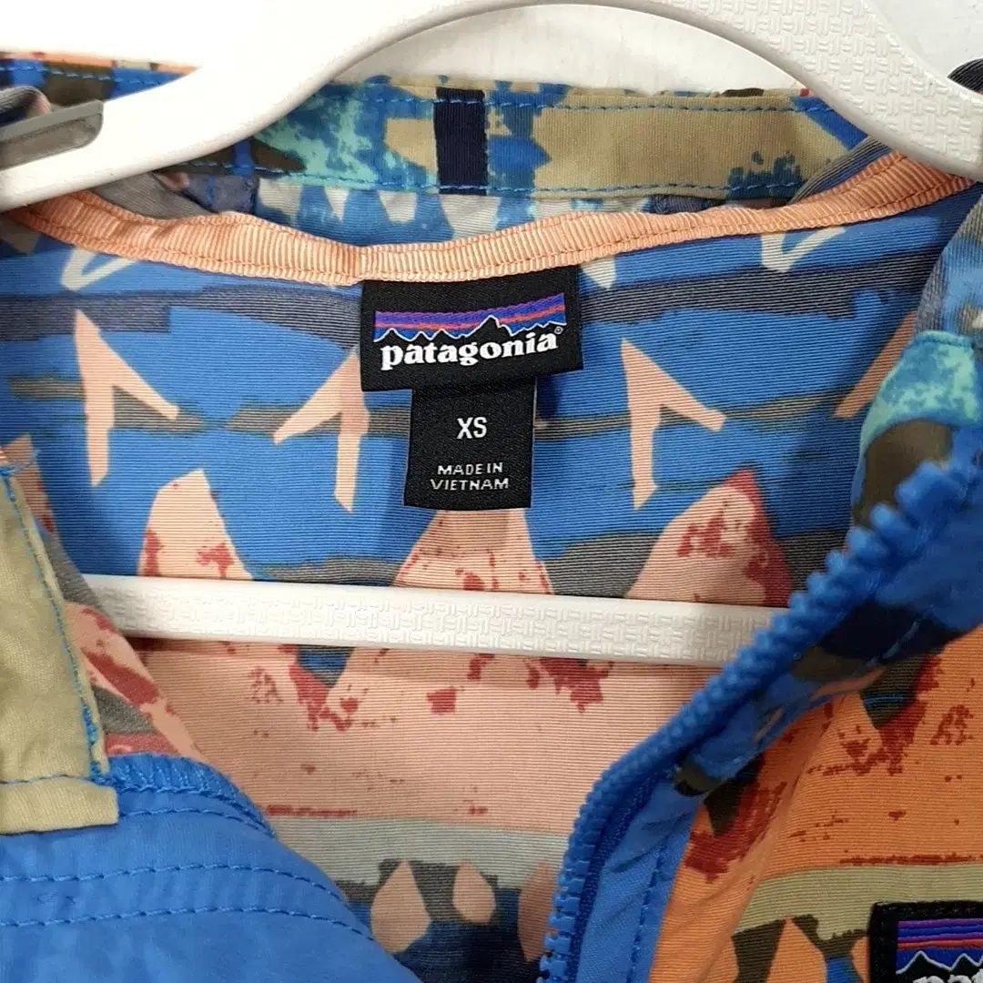 パタゴニア ジップアップ patagonia - フード HOODY パーカー FULL-ZIP AIR R1 M's 国内正規販売店Patagonia(パタゴニア) patagonia(パタゴニア)の「Patagonia ⁄ フードジップアップ PATAGONIAメンズ・パフォーマンス・ベター・セーター・フーディ