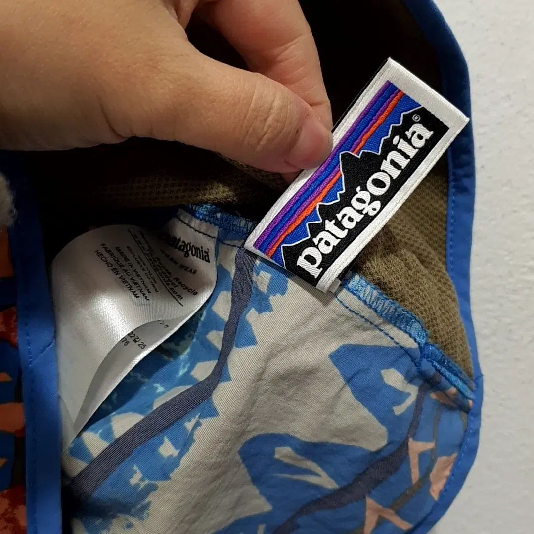 パタゴニア ジップアップ patagonia - フード HOODY パーカー FULL-ZIP AIR R1 M's 国内正規販売店Patagonia(パタゴニア) patagonia(パタゴニア)の「Patagonia ⁄ フードジップアップ PATAGONIAメンズ・パフォーマンス・ベター・セーター・フーディ