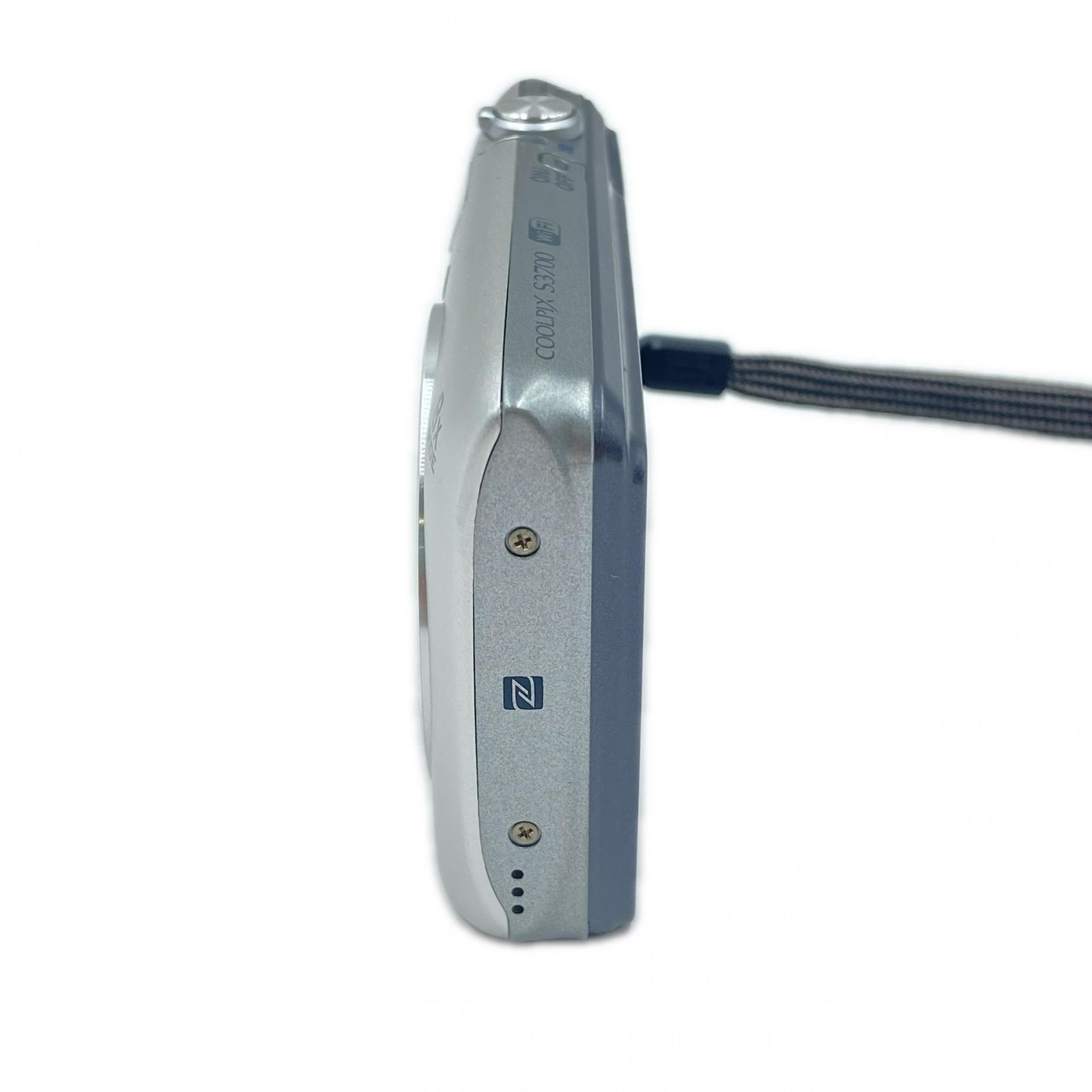  Nikon ニコン コンパクトデジタルカメラ S 3700 COOLPIX デジタルカメラ シルバー 動 通⚪︎ コンパクトデジタルカメラ デジタルカメラ