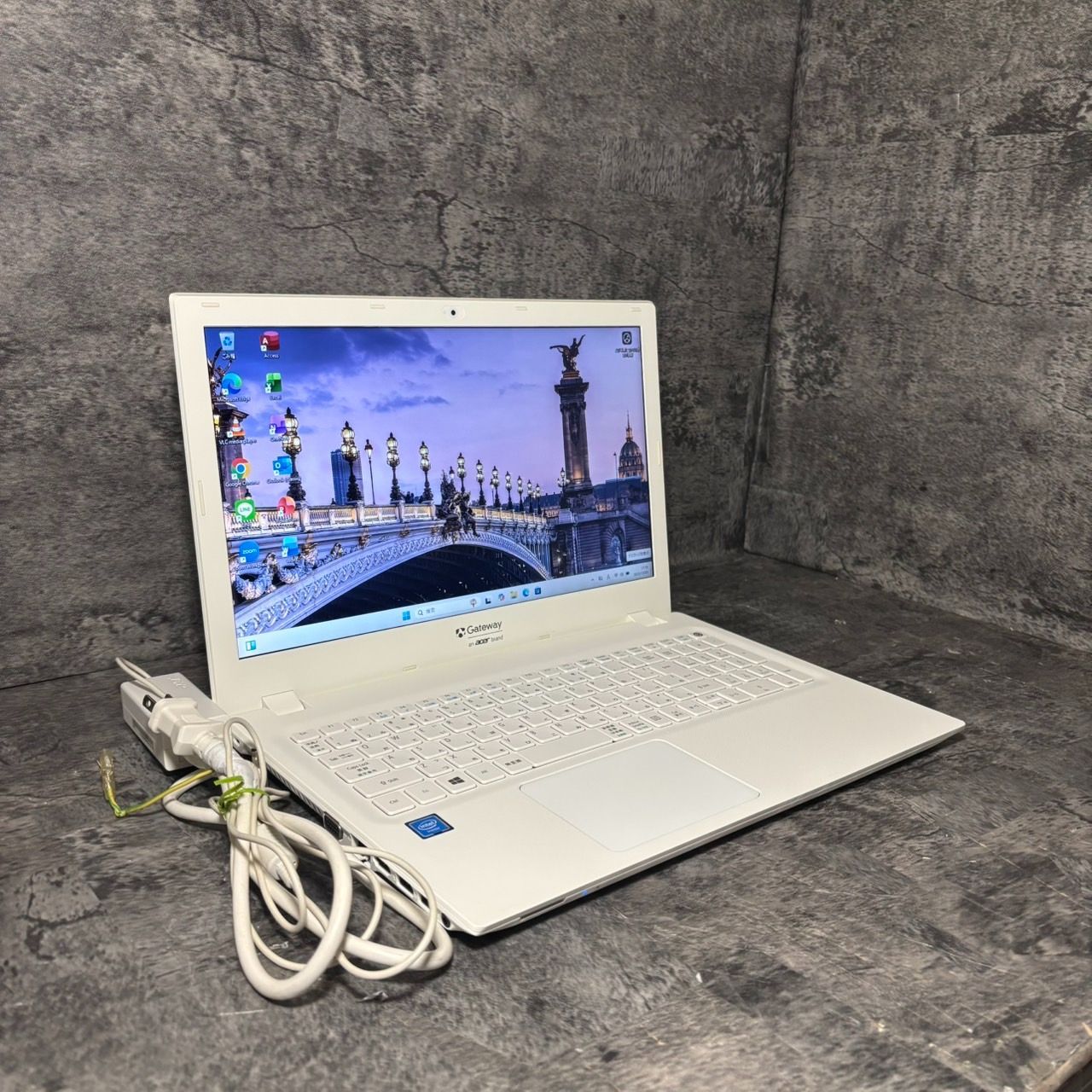 ☆Windows11 最新オフィス2024 SSD 初期設定済すぐつかえます☆Gateway