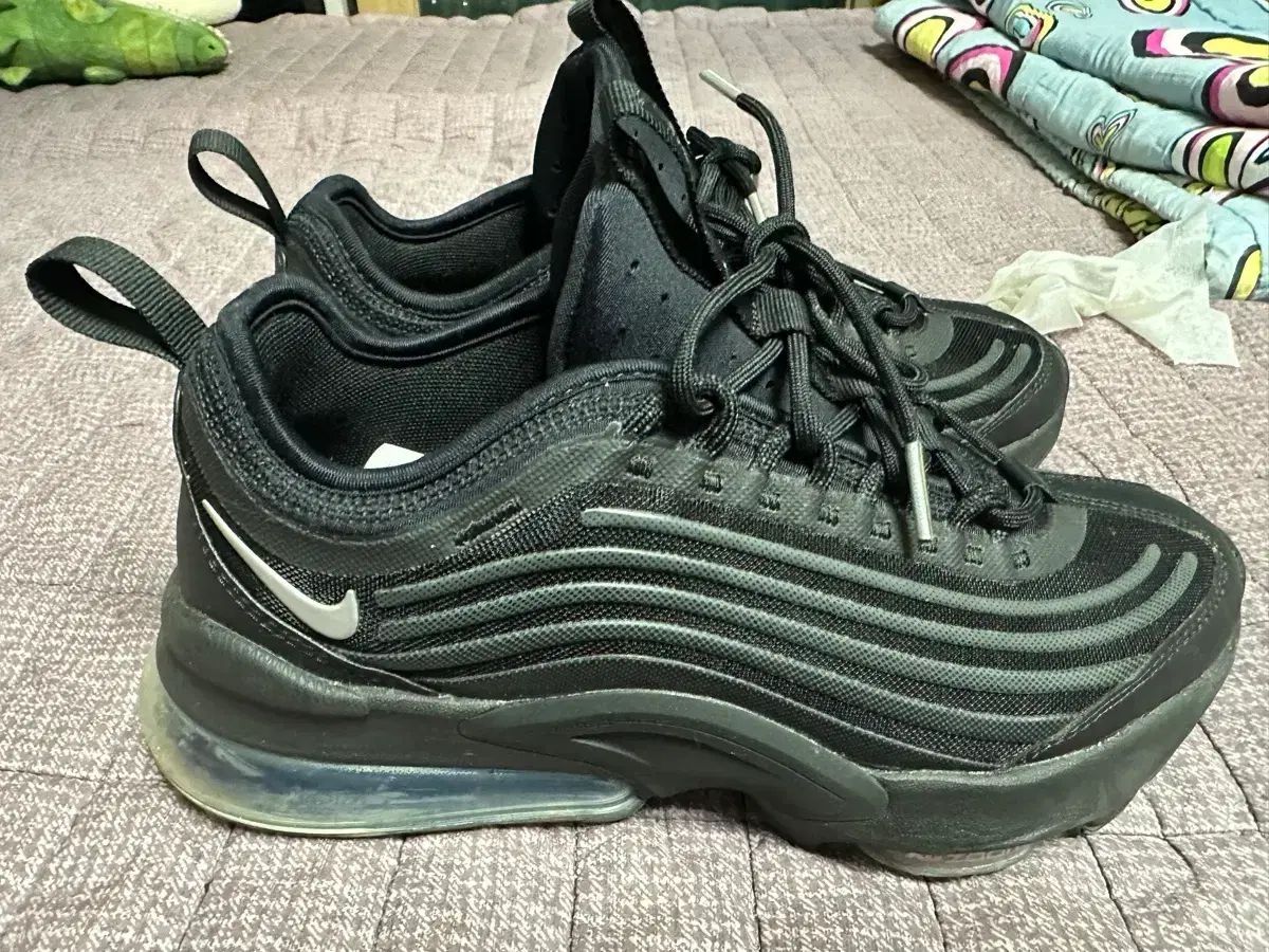 NIKE ナイキ スニーカー オールブラック 255 mm